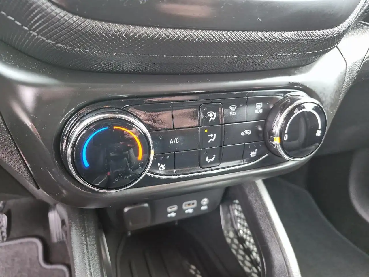 Chevrolet Trailblazer photo Chevrolet Trailblazer