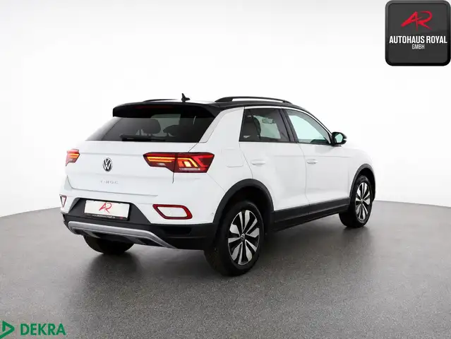 Volkswagen T-Roc view 5