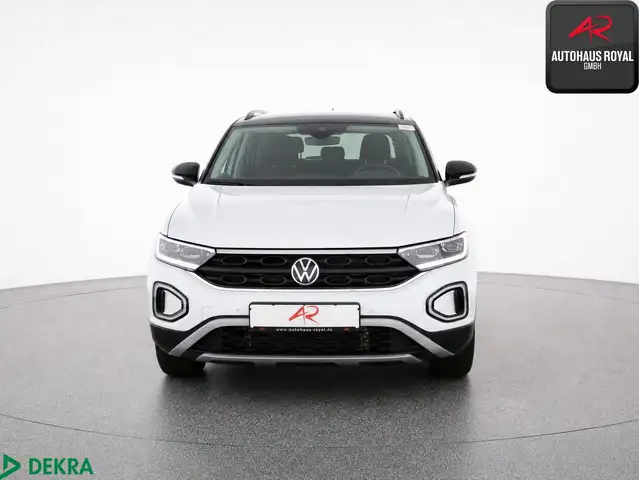 Volkswagen T-Roc view 8