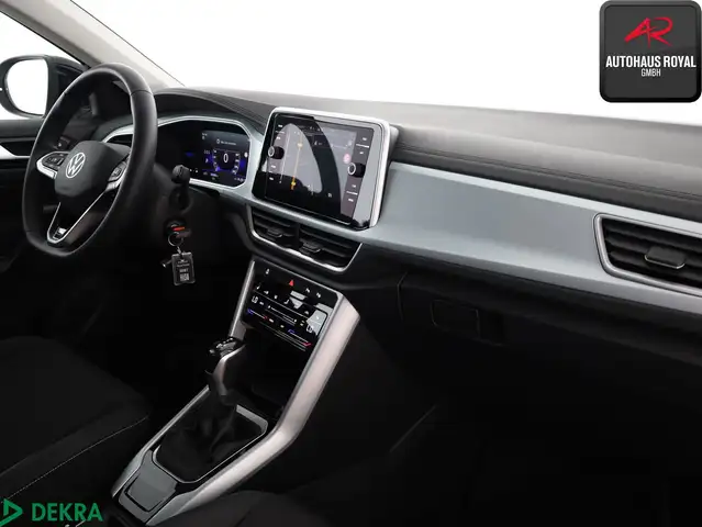 Volkswagen T-Roc view 10
