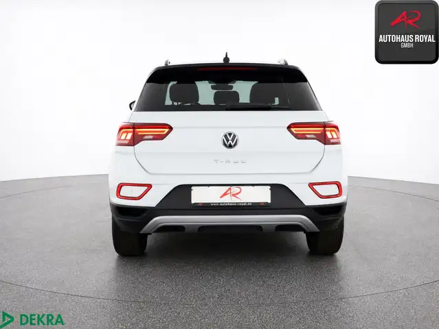 Volkswagen T-Roc view 4
