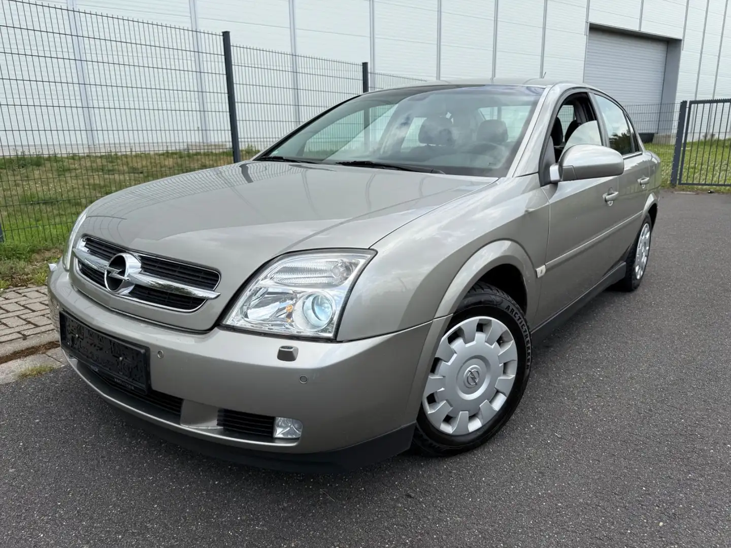 Opel Vectra 2.2 16V Elegance*XENON*SITZHEIZUNG*KLIMA* Silber - 2