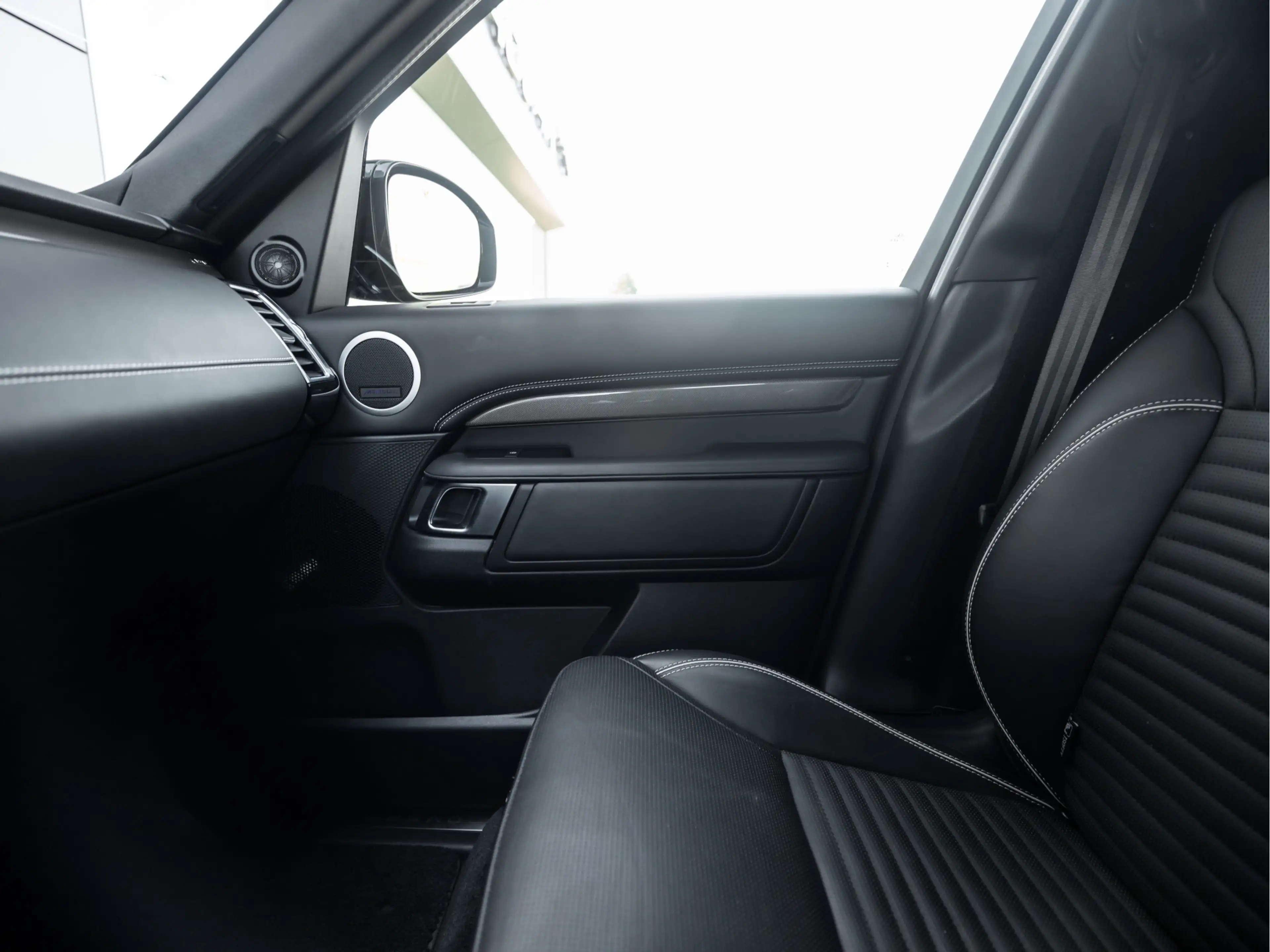 Land Rover Discovery 3.0 Sd6 HSE Cold Climate Pack | Elektr. Trekhaak | — photo 40
