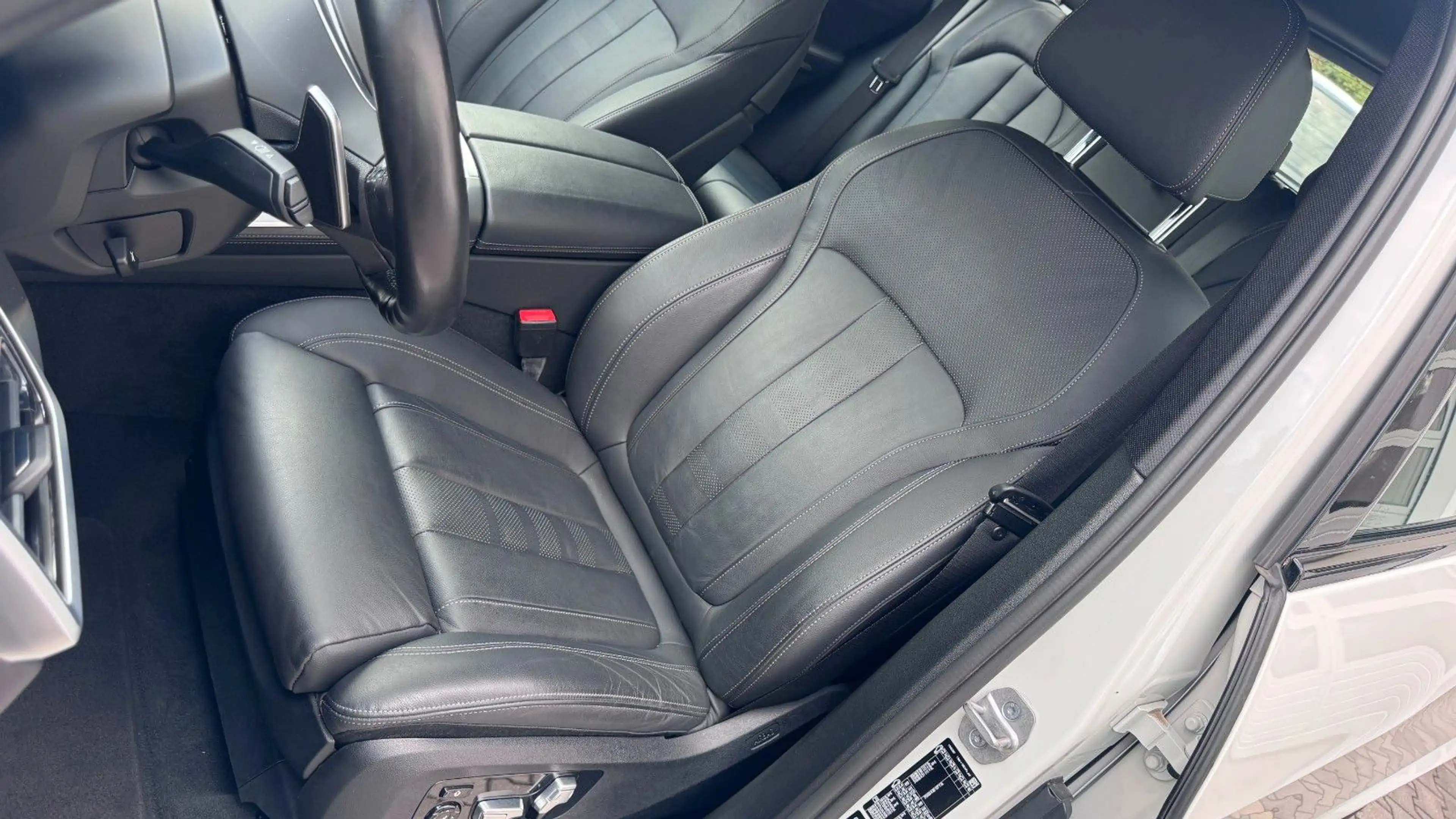 BMW X5 xDr 40d M Sport 22 Zoll Kam AHK DAB — photo 13