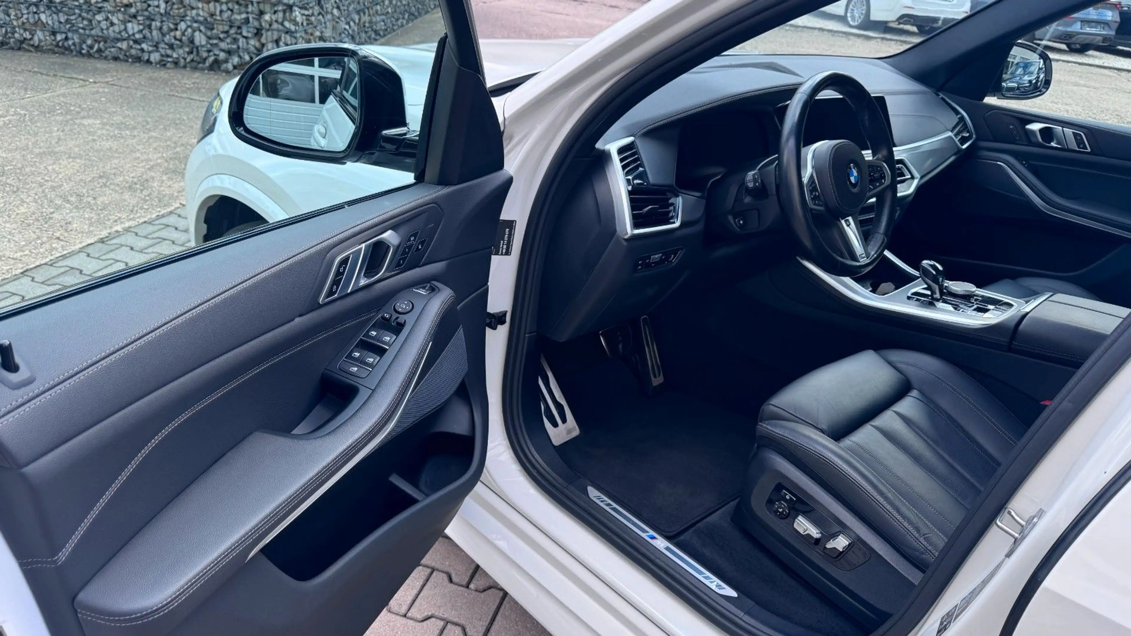 BMW X5 xDr 40d M Sport 22 Zoll Kam AHK DAB — photo 12