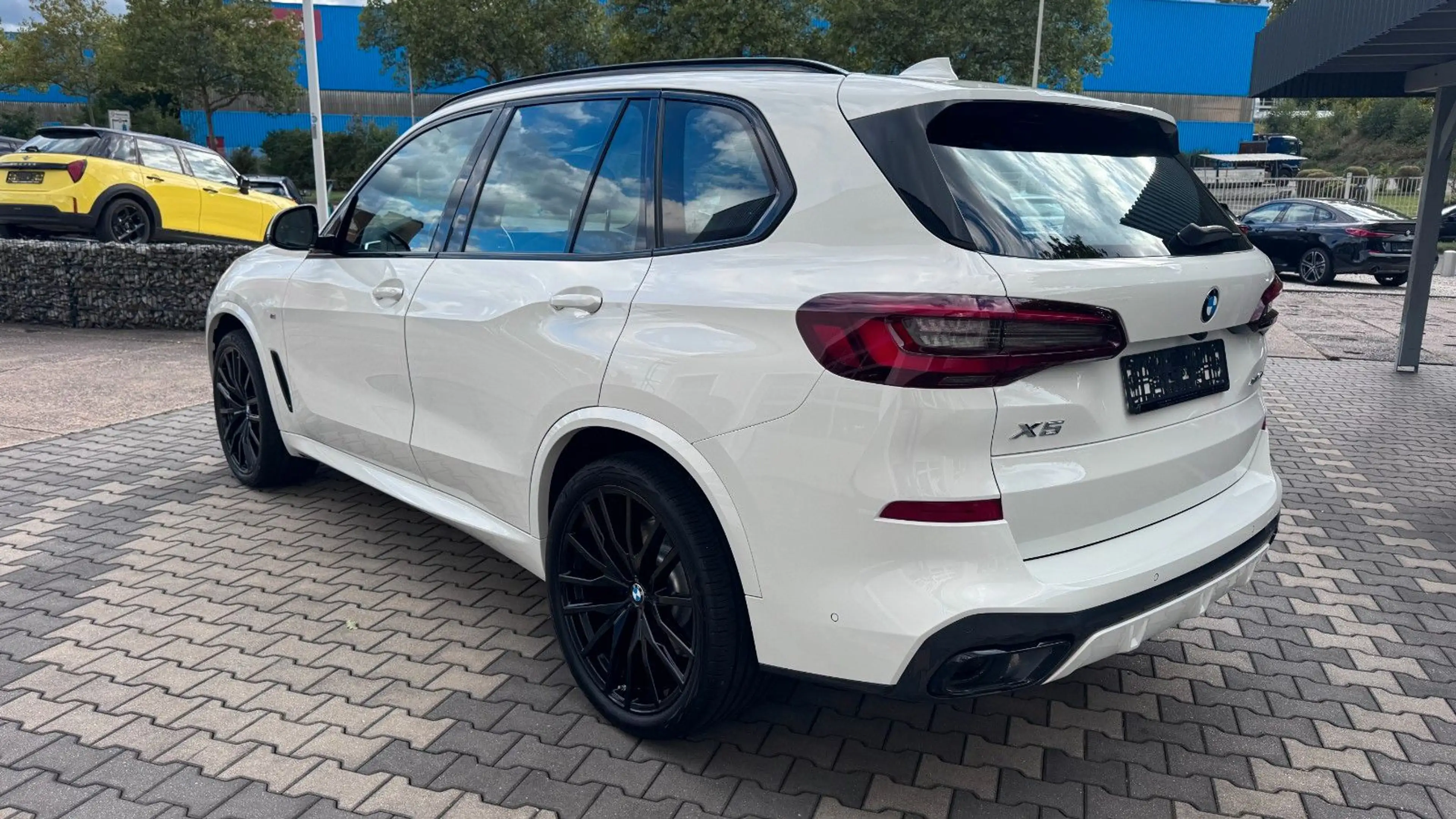 BMW X5 xDr 40d M Sport 22 Zoll Kam AHK DAB — photo 4