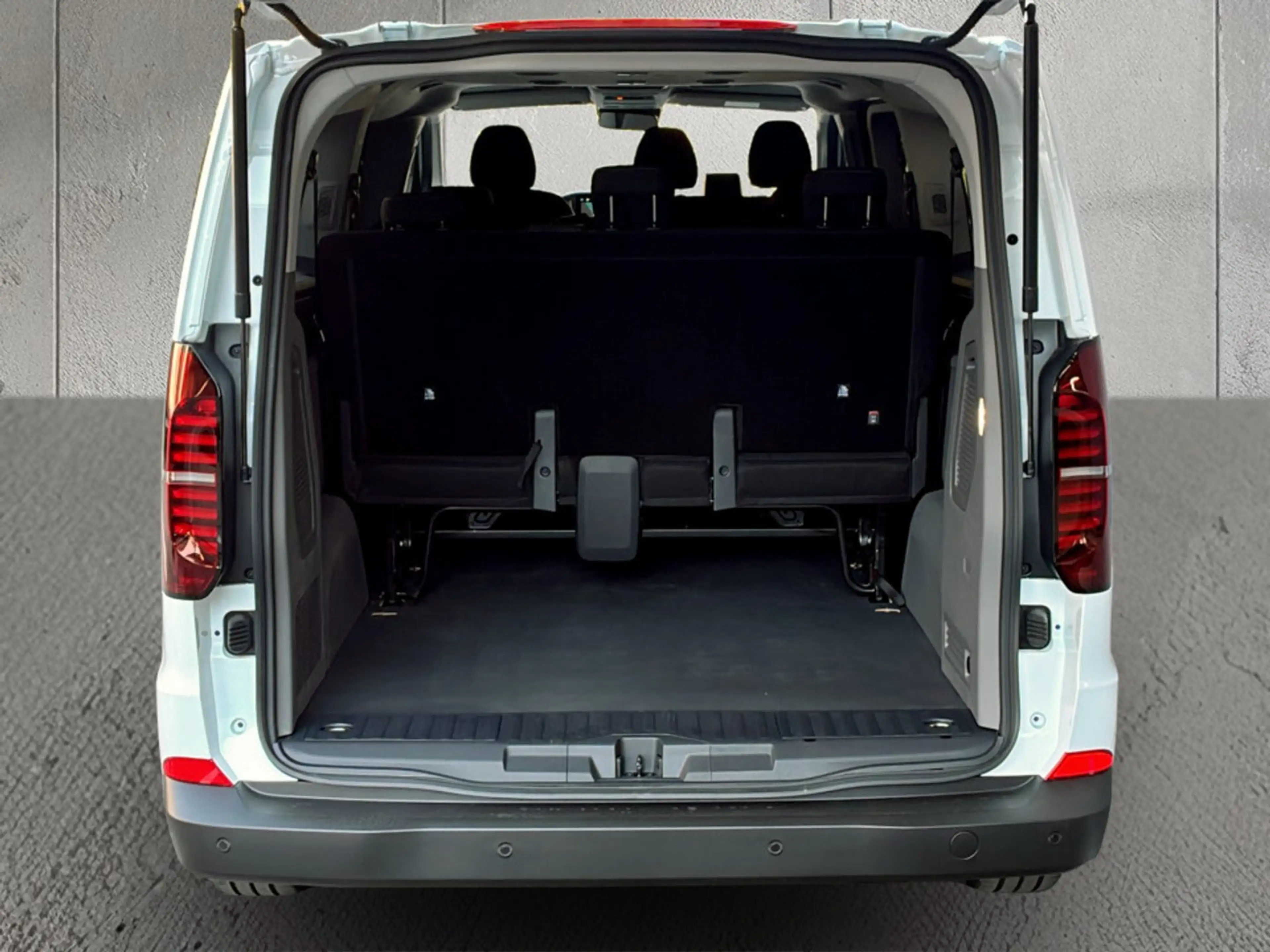 Volkswagen T7 Caravelle VW Kombi T7 Caravelle LR TDI — photo 11