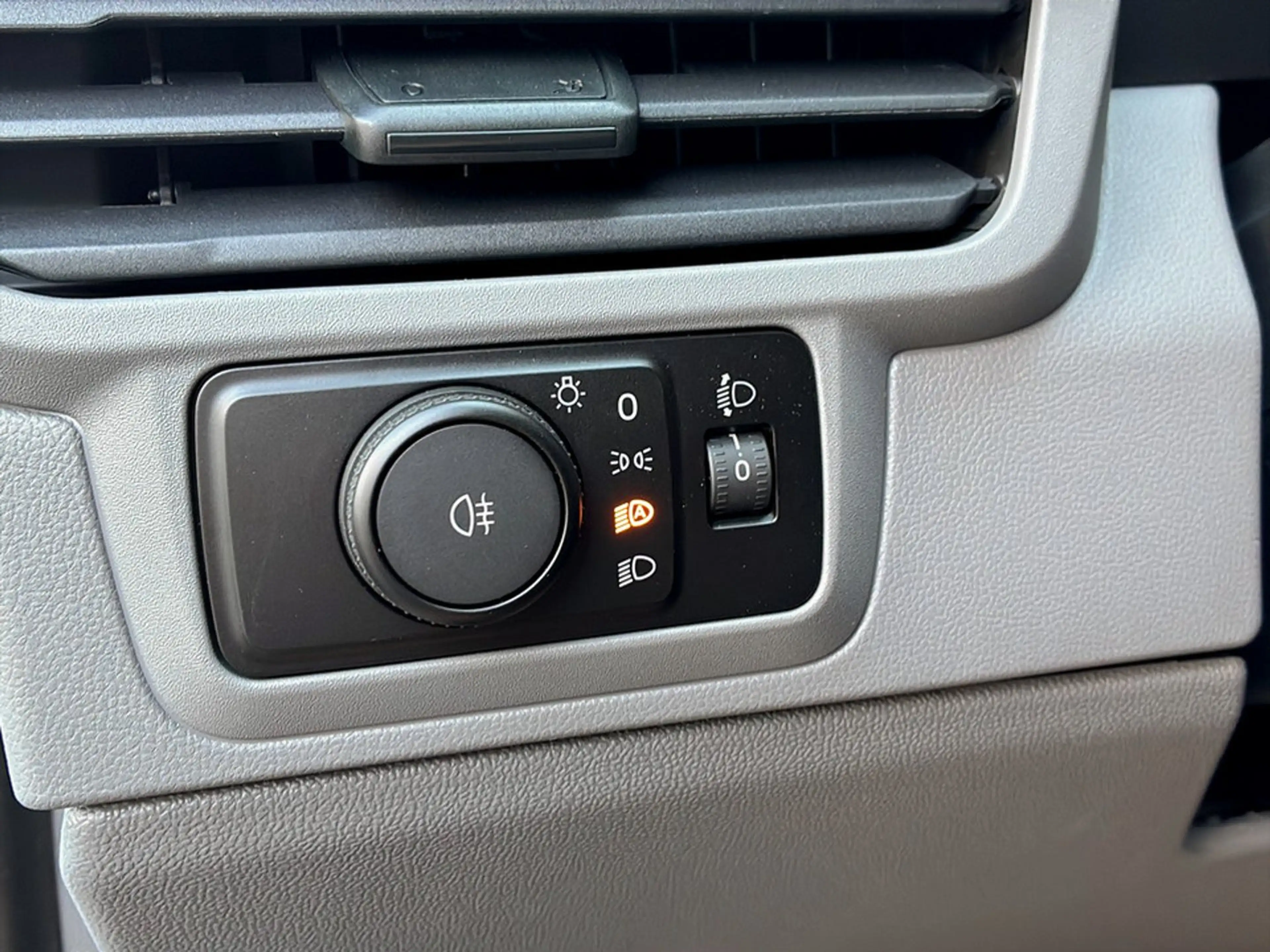 Volkswagen T7 Caravelle VW Kombi T7 Caravelle LR TDI — photo 13