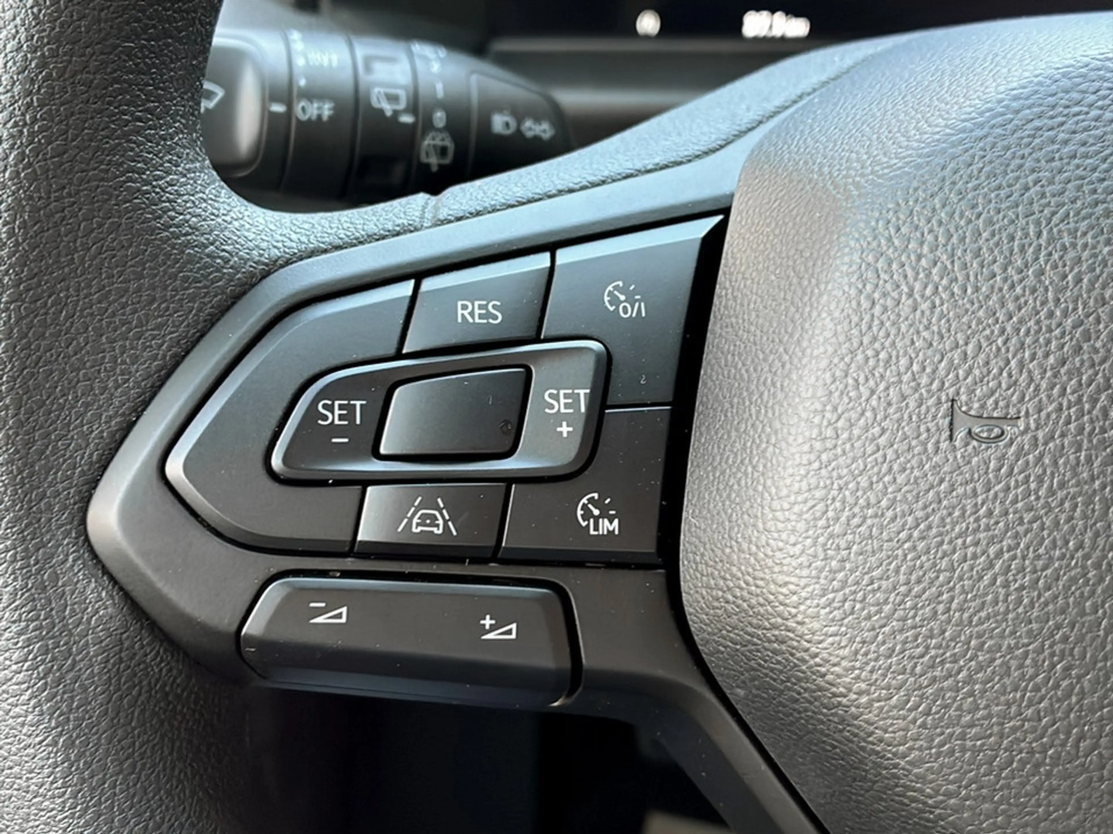 Volkswagen T7 Caravelle VW Kombi T7 Caravelle LR TDI — photo 14