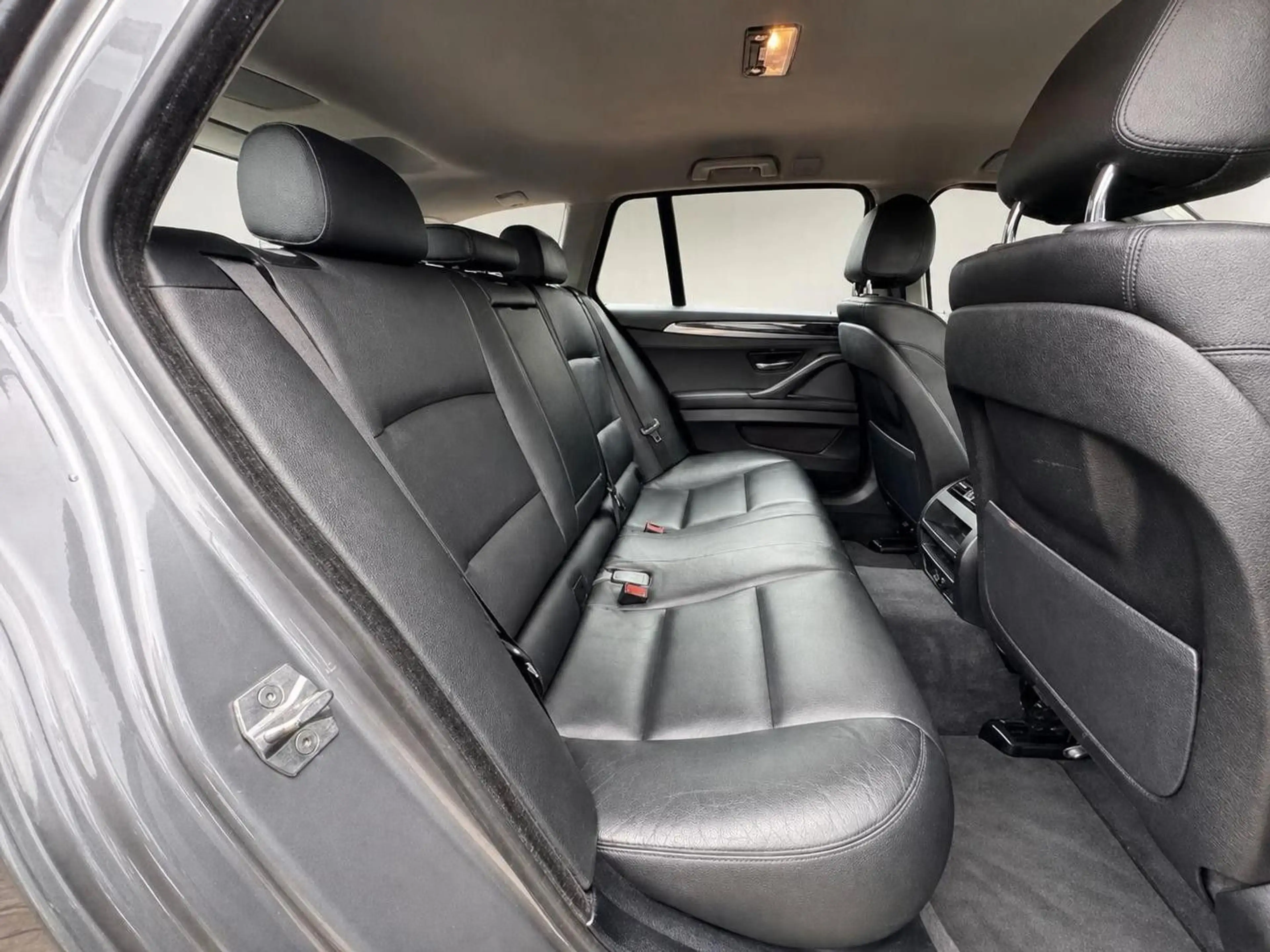 BMW 520 d xDrive — photo 10