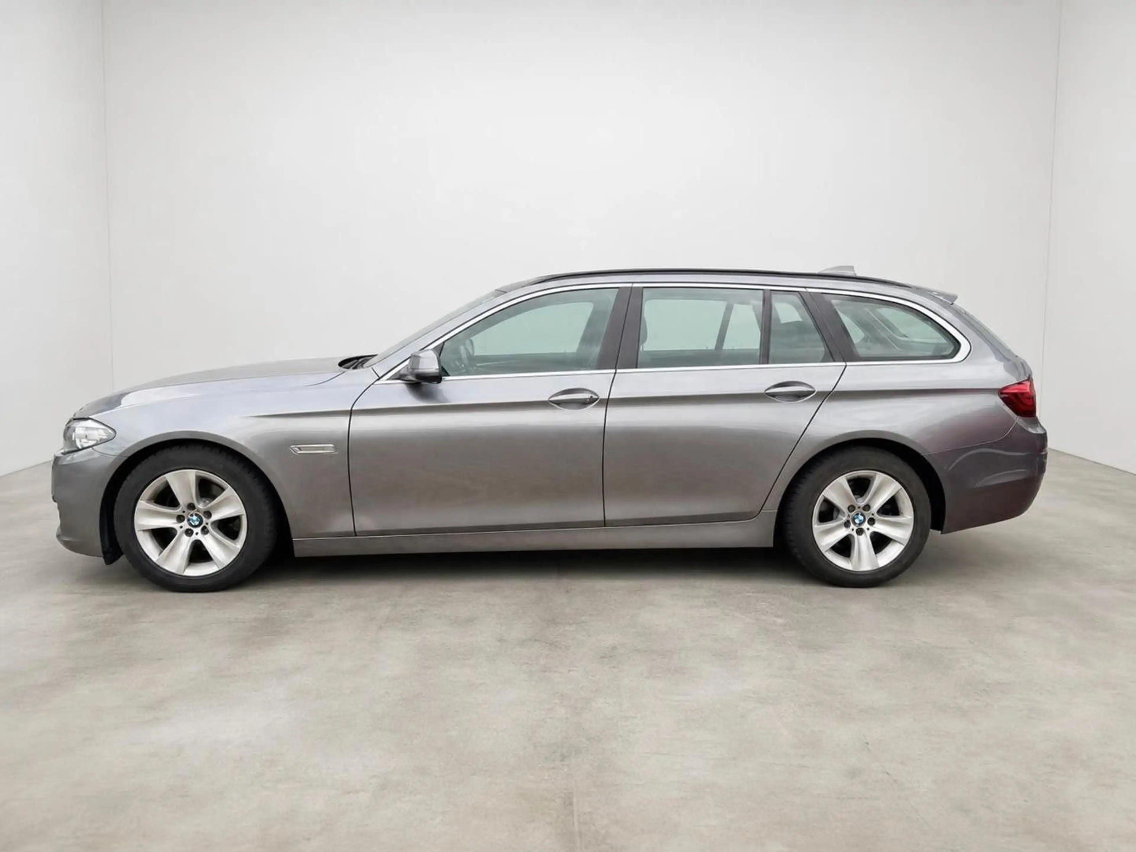 BMW 520 d xDrive — photo 6