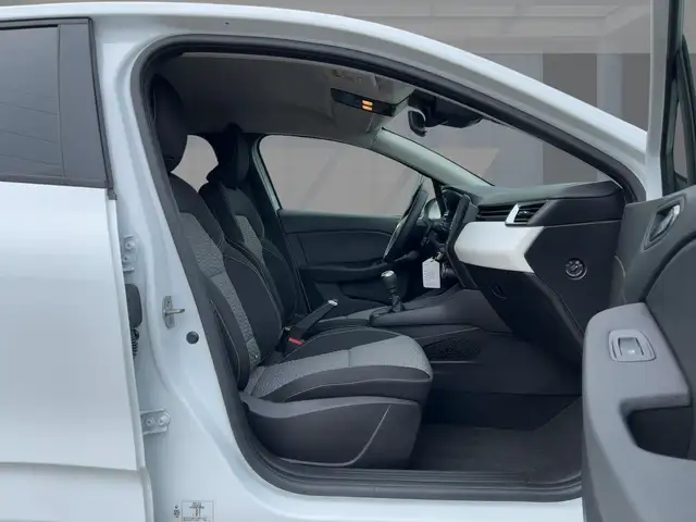 Renault Clio view 8