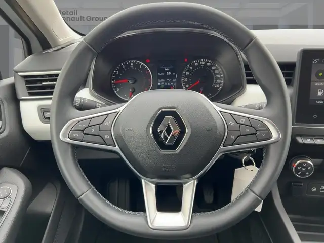 Renault Clio view 11