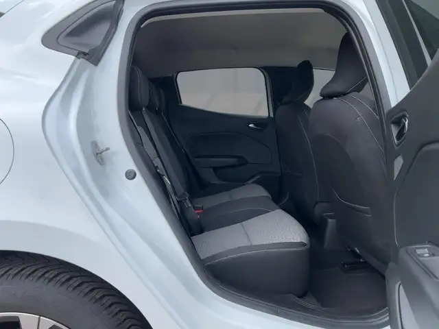 Renault Clio view 9