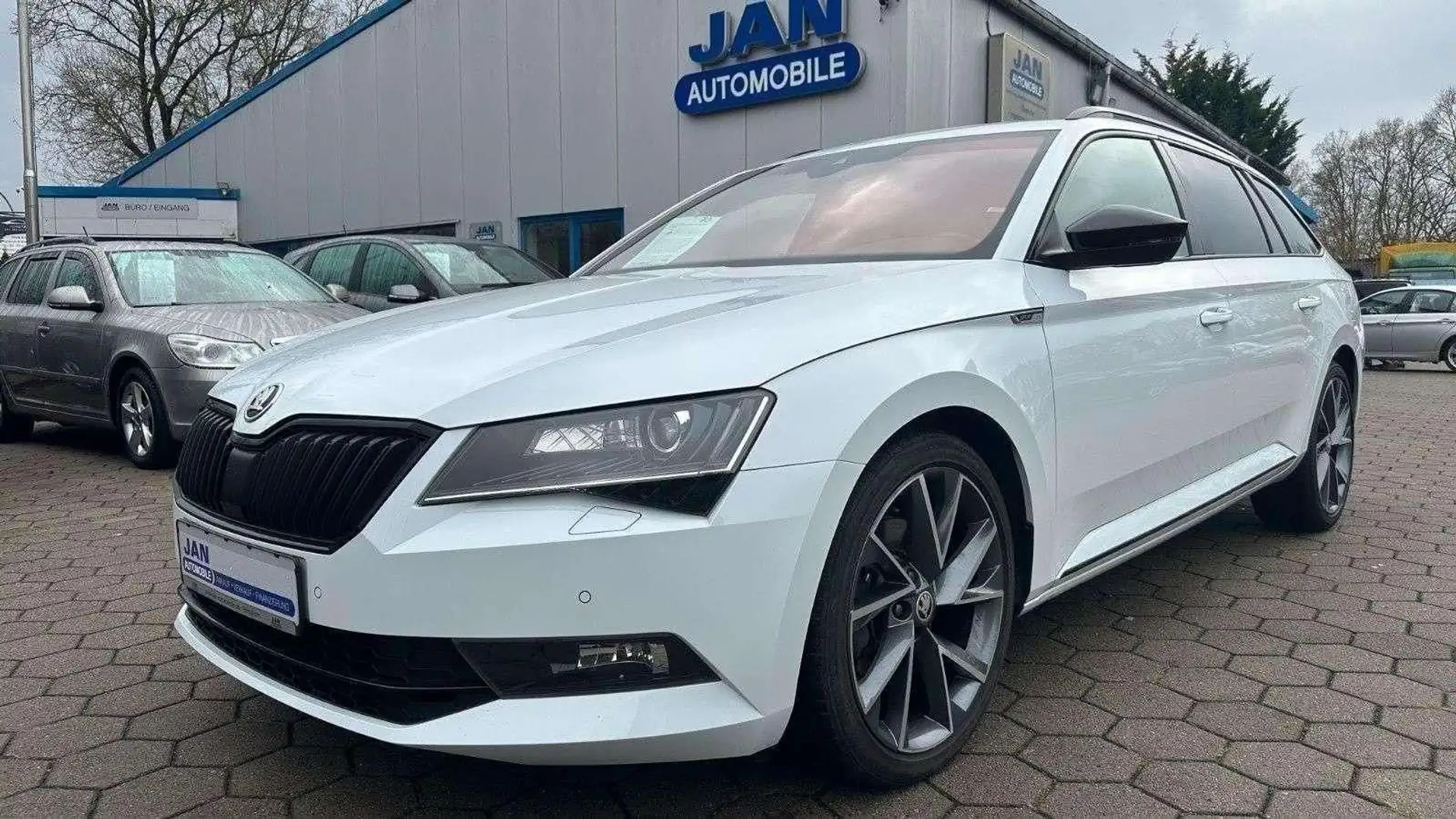 Skoda Superb Combi 2.0TDI DSG Sportline LED ACC Weiß - 1