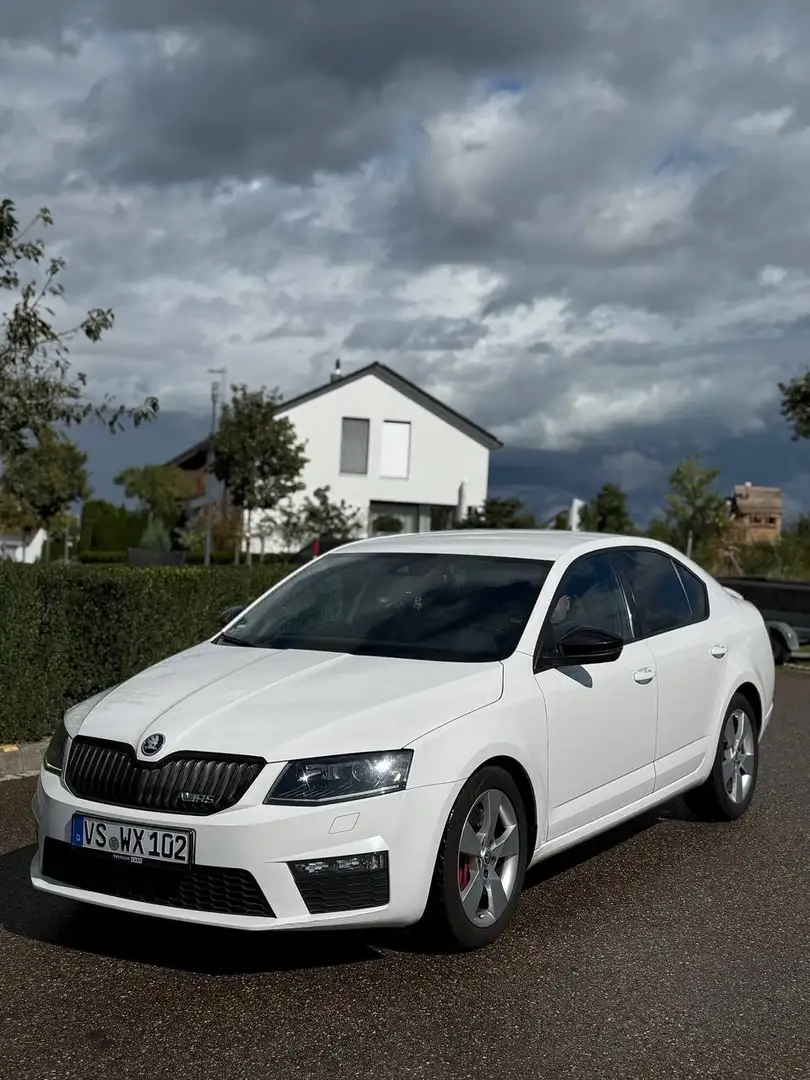 Skoda Octavia 2.0 TDI (Green tec) DSG RS - 1