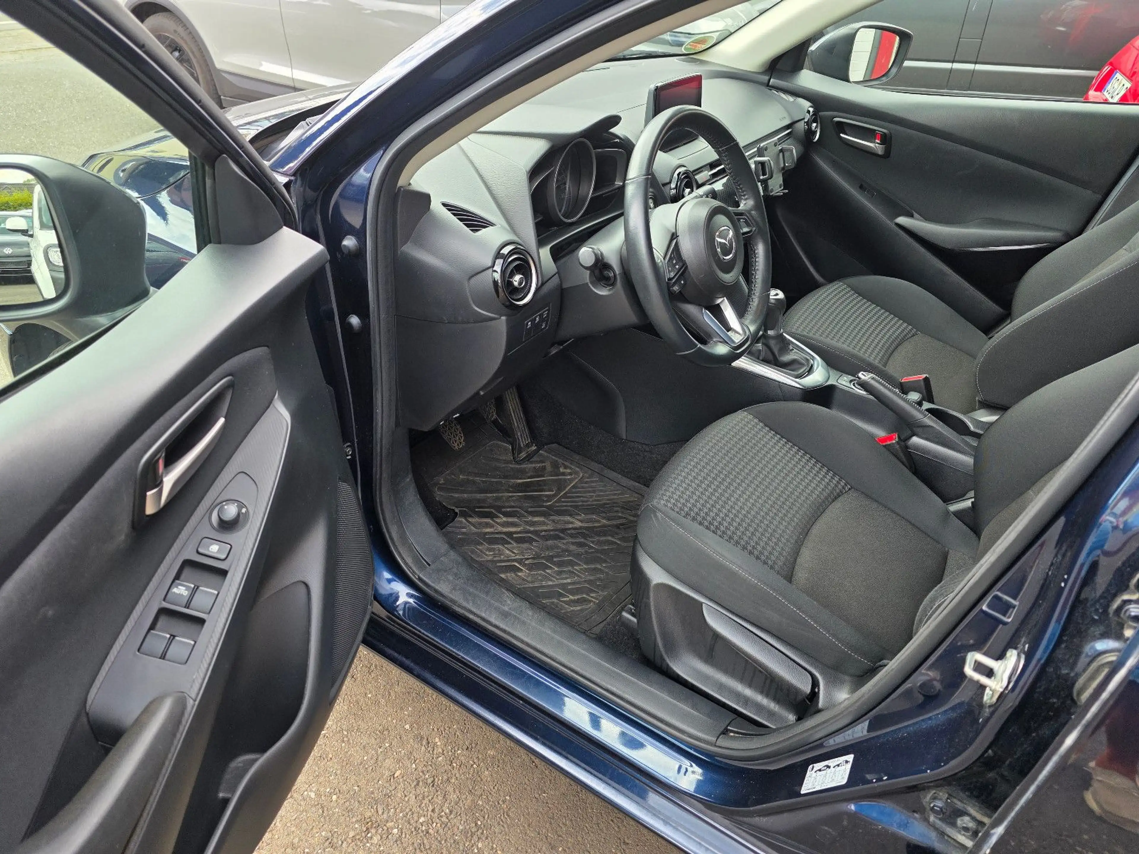 Mazda 2 Lim. Kizoku LED+AHK+KAMERA+DAB+ — photo 11