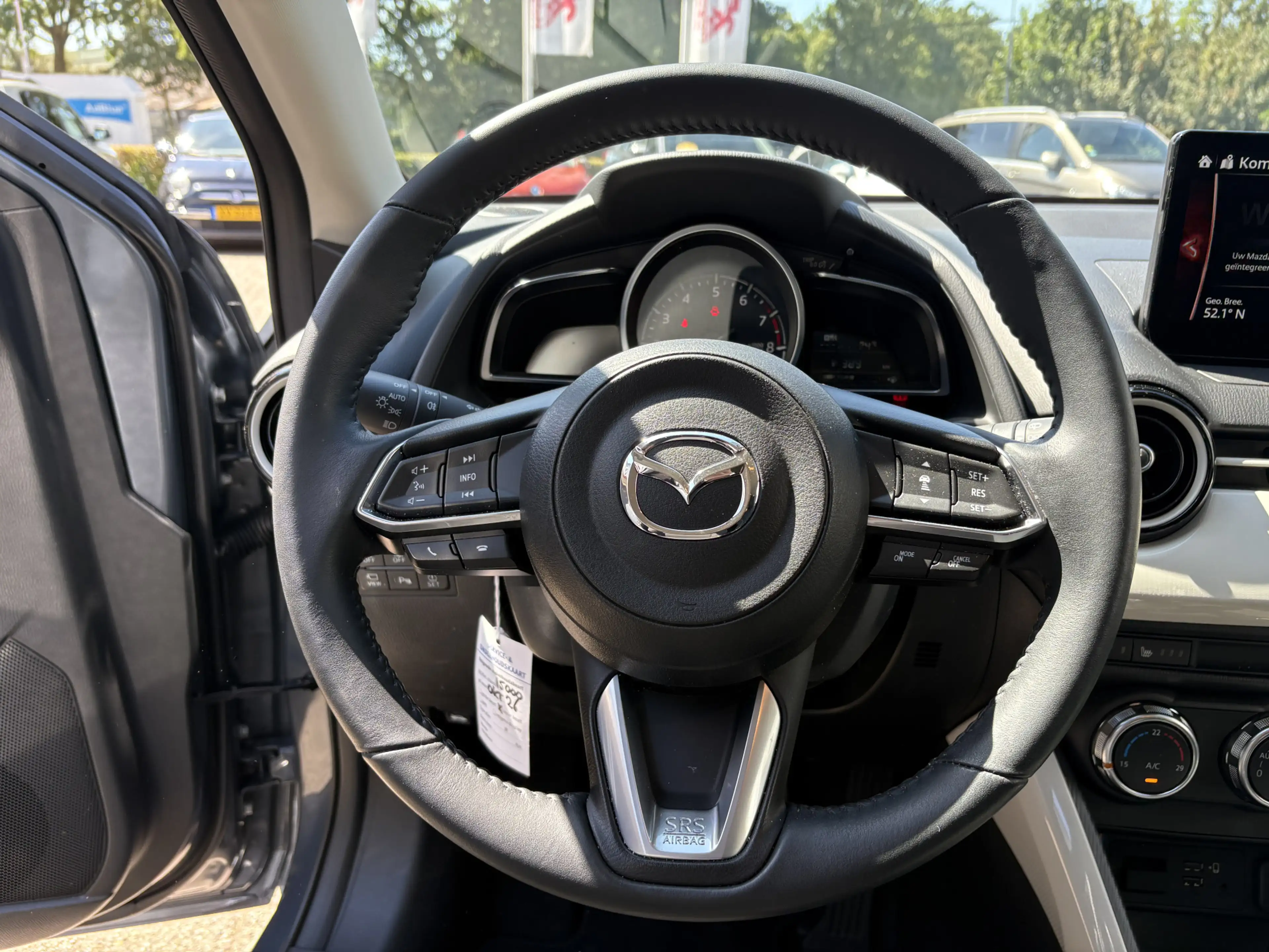 Mazda 2 1.5 e-SkyActiv-G 90 Exclusive-Line — photo 11