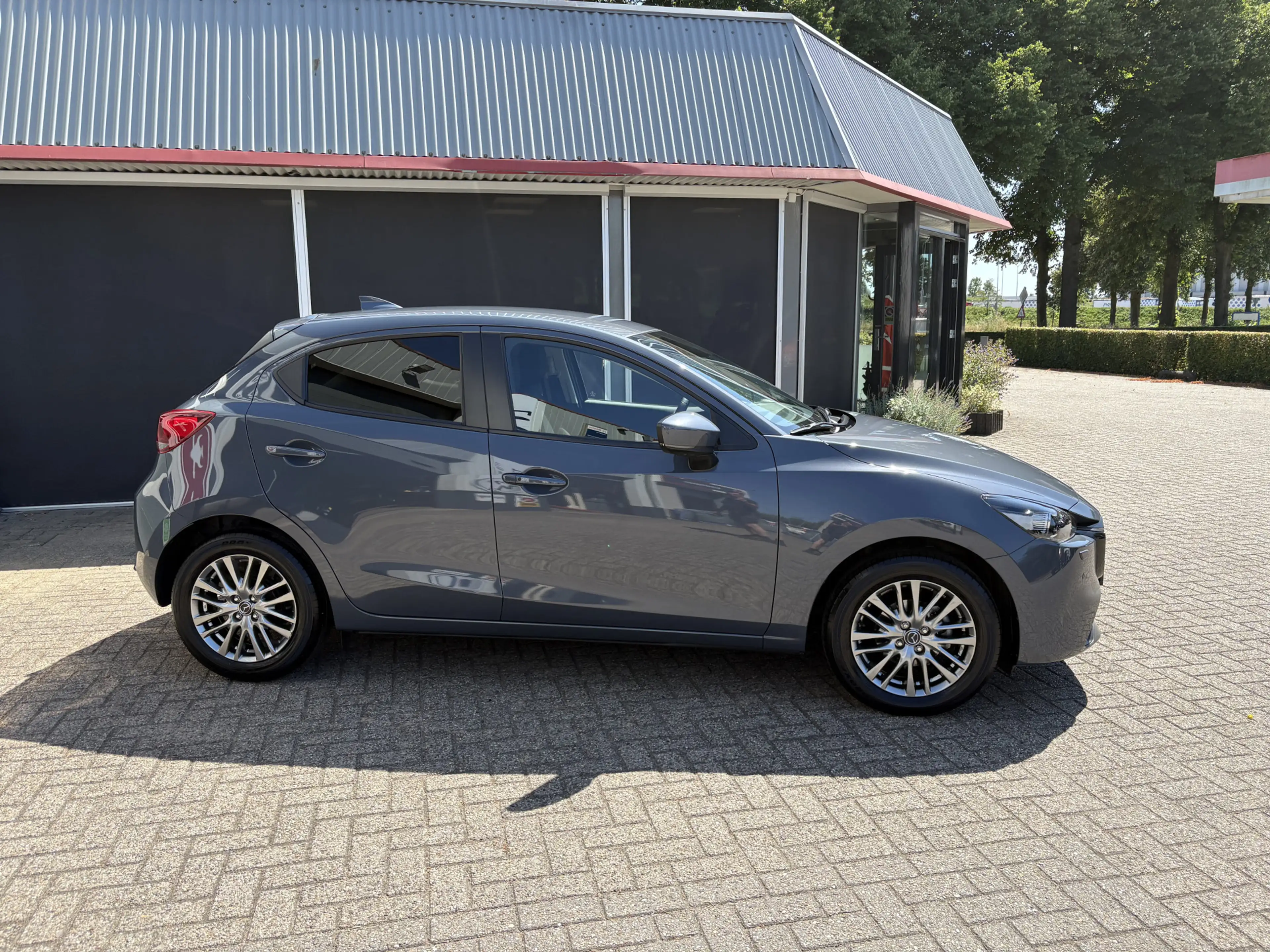 Mazda 2 1.5 e-SkyActiv-G 90 Exclusive-Line — photo 3