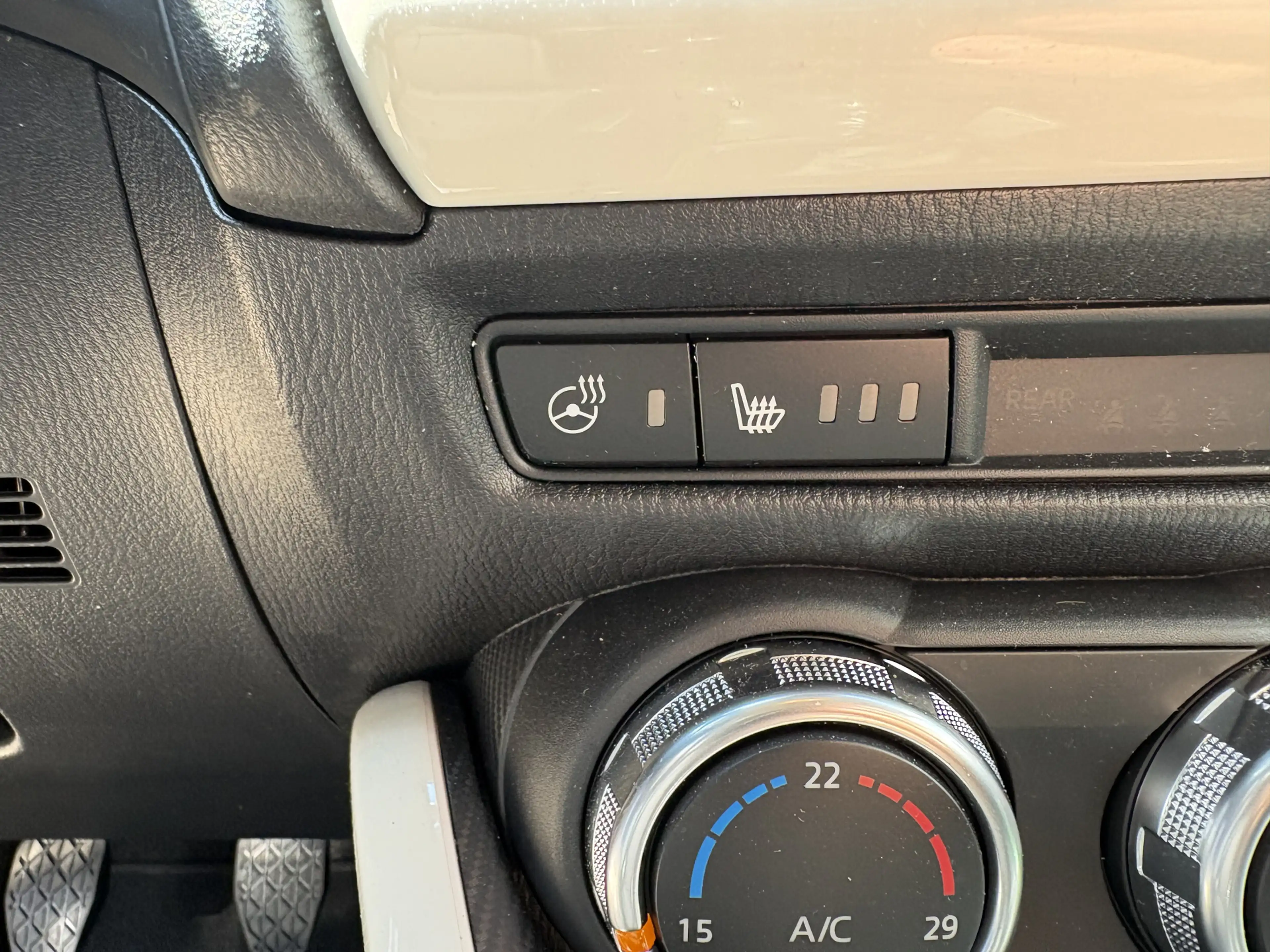 Mazda 2 1.5 e-SkyActiv-G 90 Exclusive-Line — photo 9