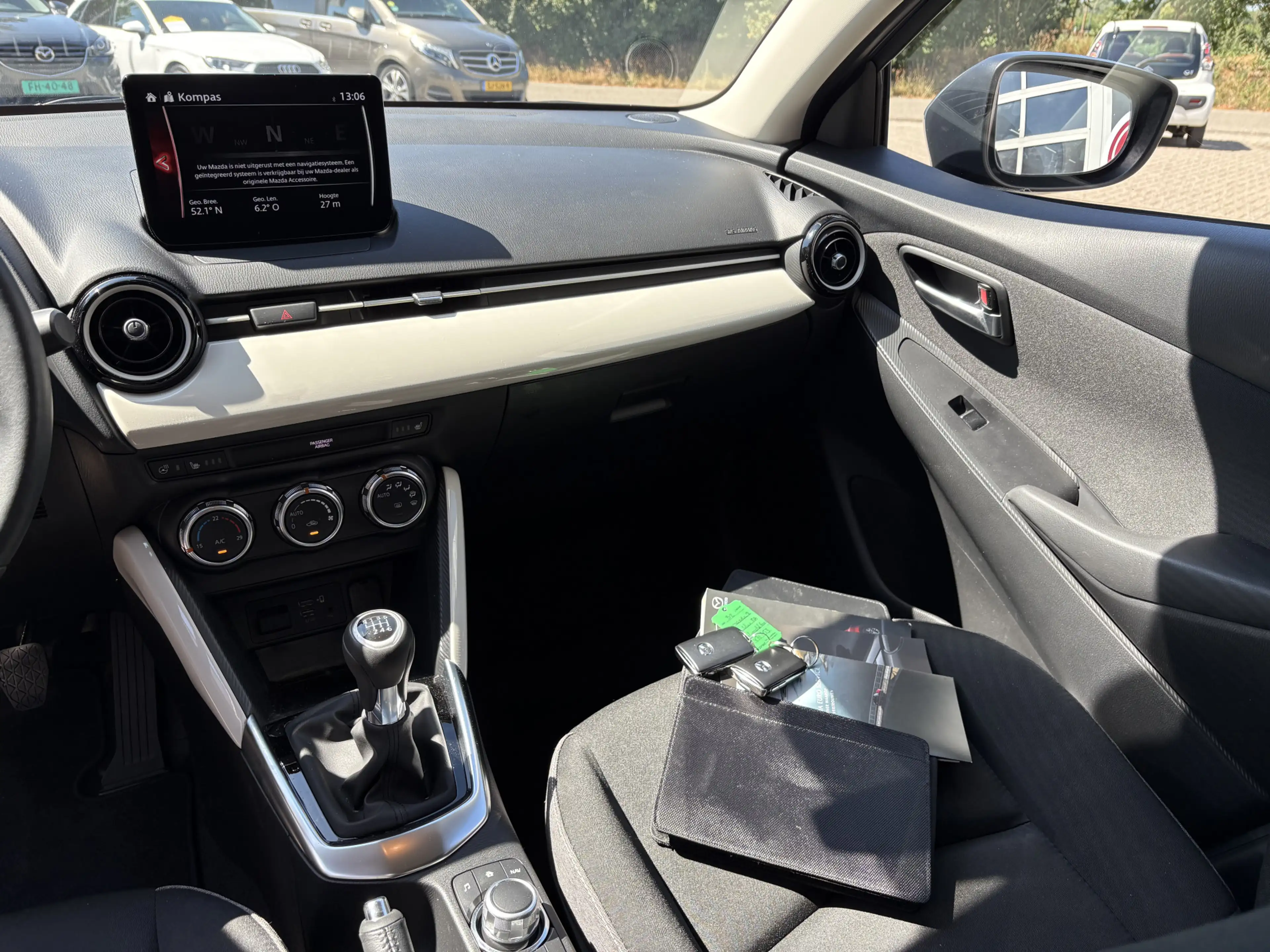 Mazda 2 1.5 e-SkyActiv-G 90 Exclusive-Line — photo 12