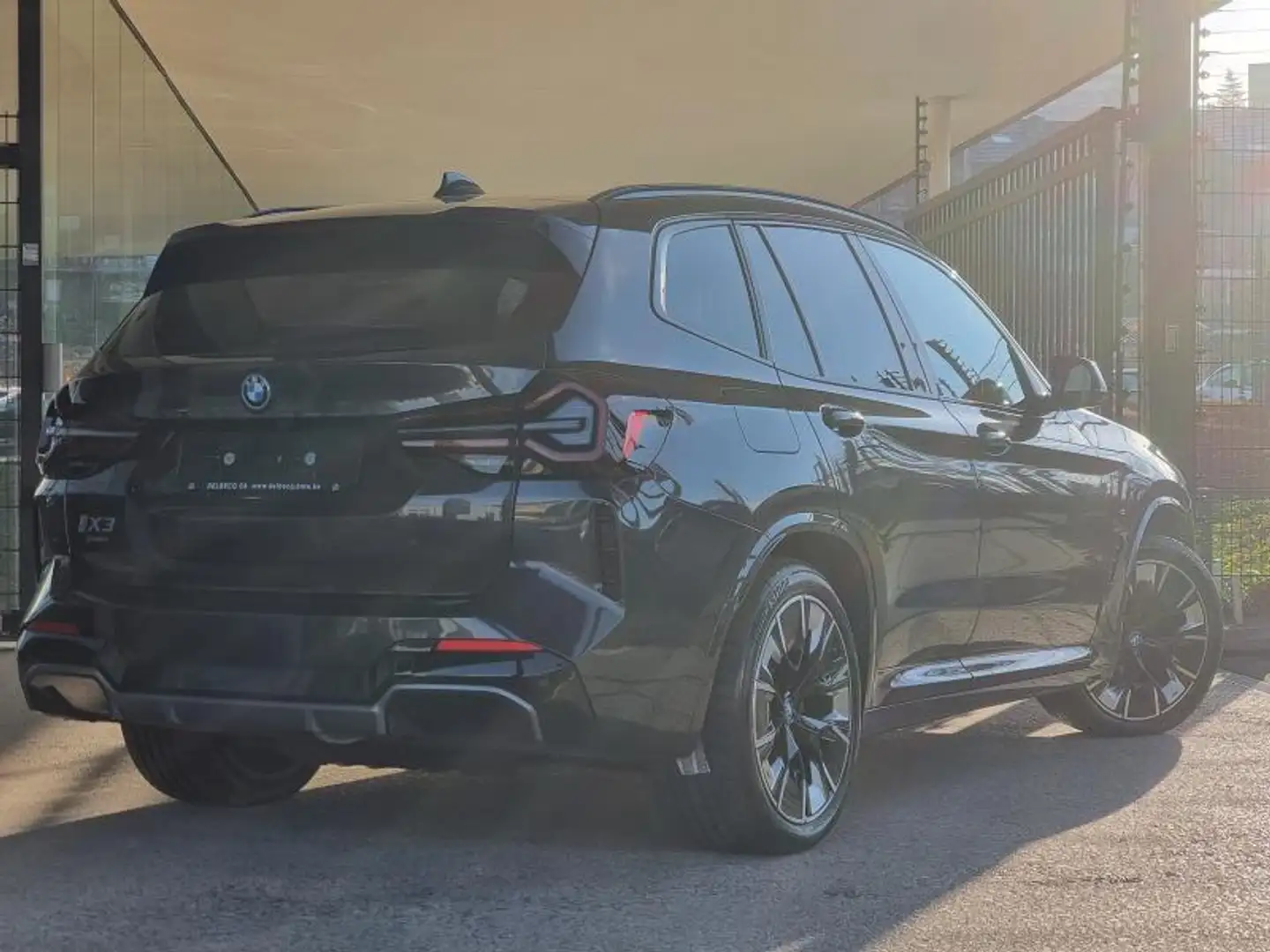 BMW iX3 Impressive Grau - 2