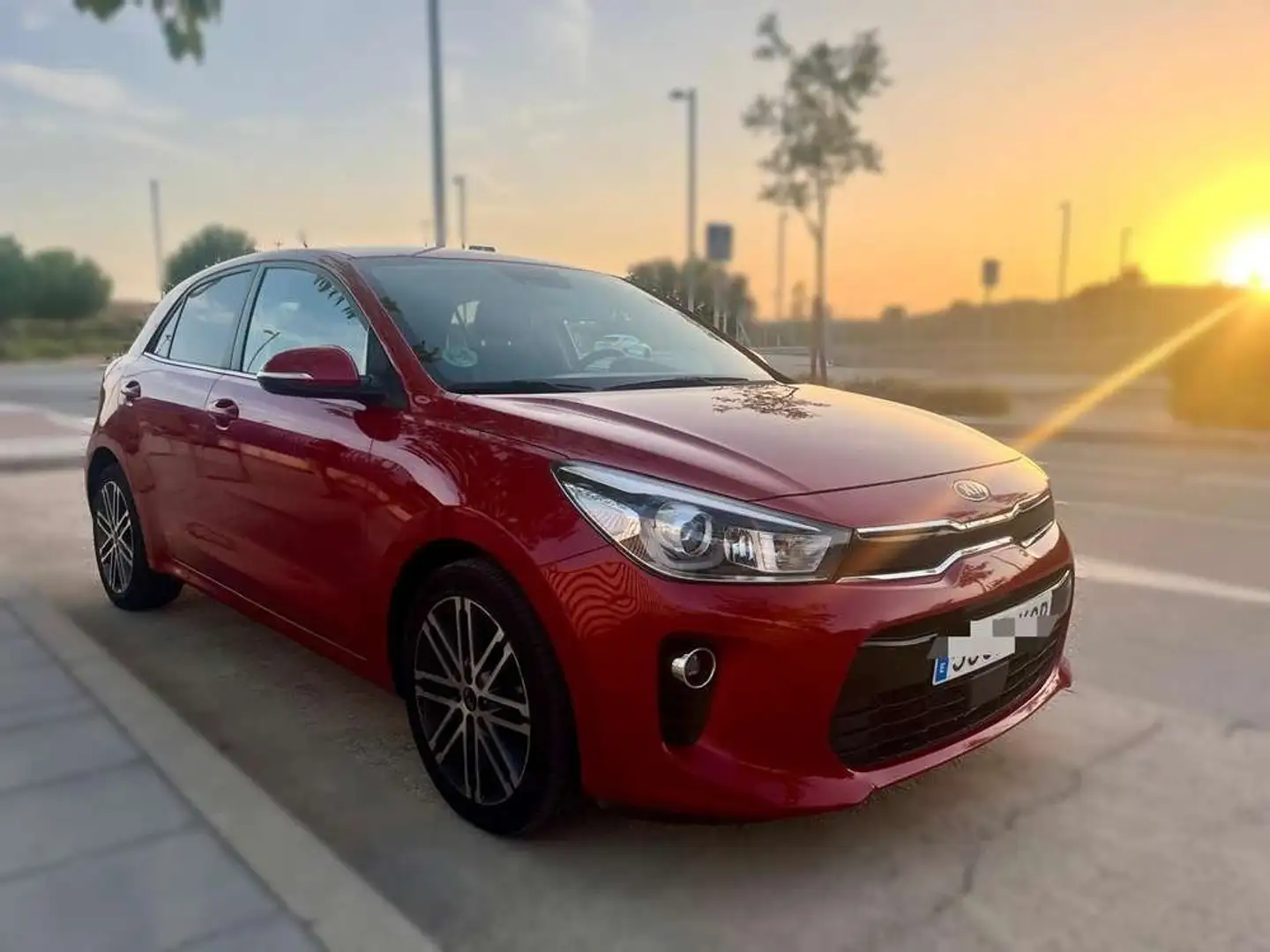 Kia Rio 1.0 T-GDi 74kW (100CV) Tech Rojo - 2