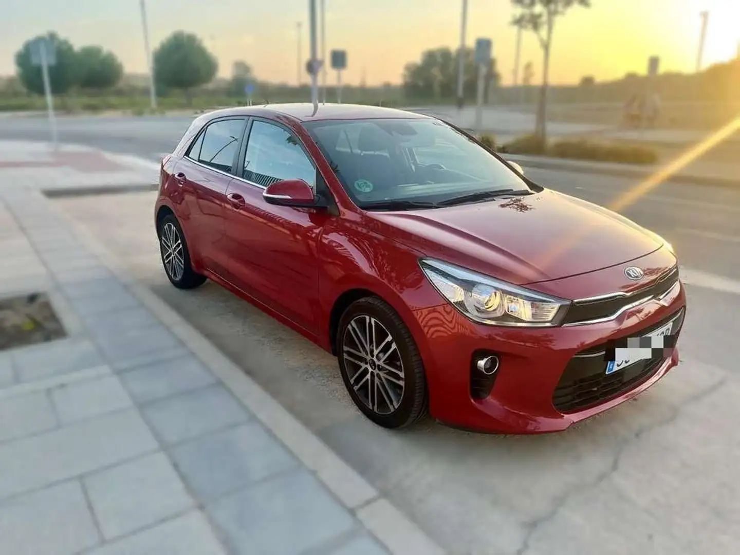 Kia Rio 1.0 T-GDi 74kW (100CV) Tech Rojo - 1