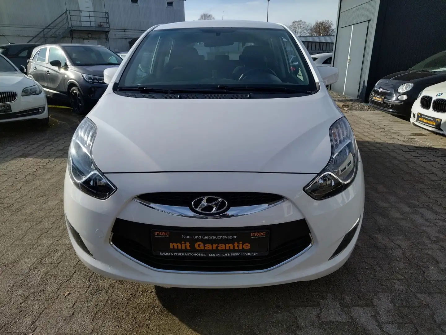 Hyundai iX20 1.6 Trend Automatik+2.HD+GARANTIE+KLIMAAUTO Weiß - 2