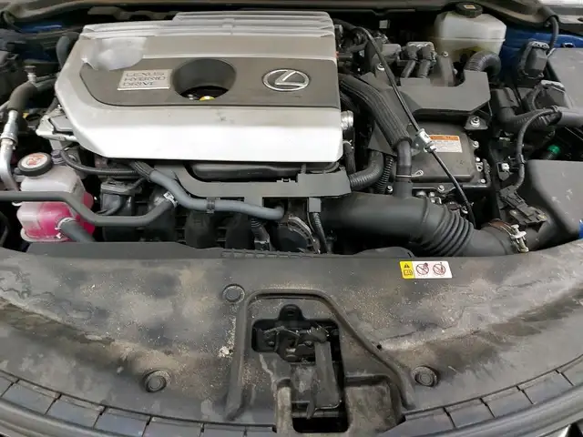 Lexus Ux view 9