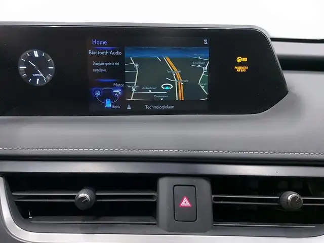Lexus Ux view 6