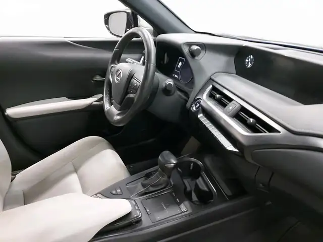 Lexus Ux view 5