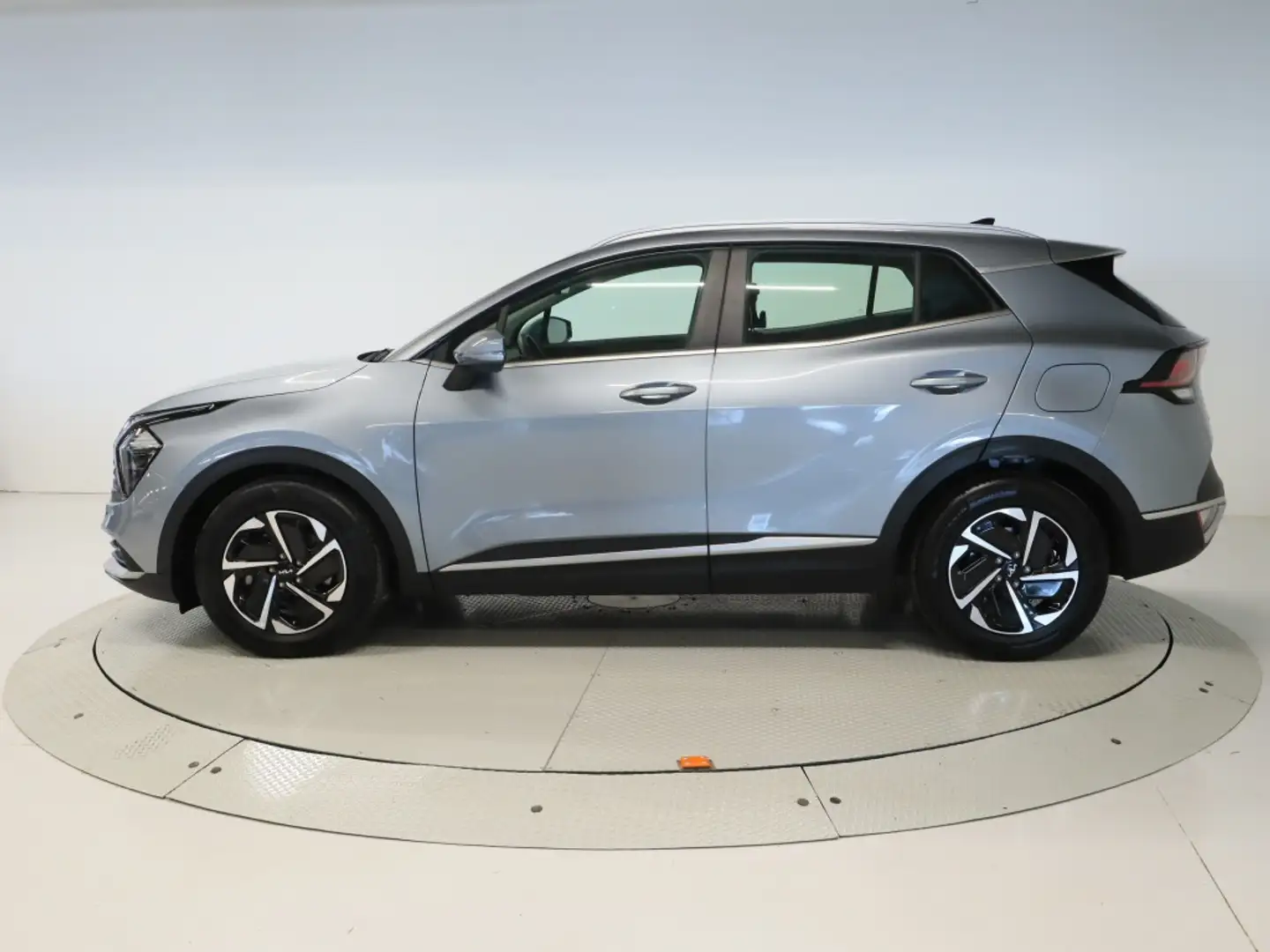 Kia Sportage 1.6 CRDi MHEV Drive 4x2 136 Plateado - 2