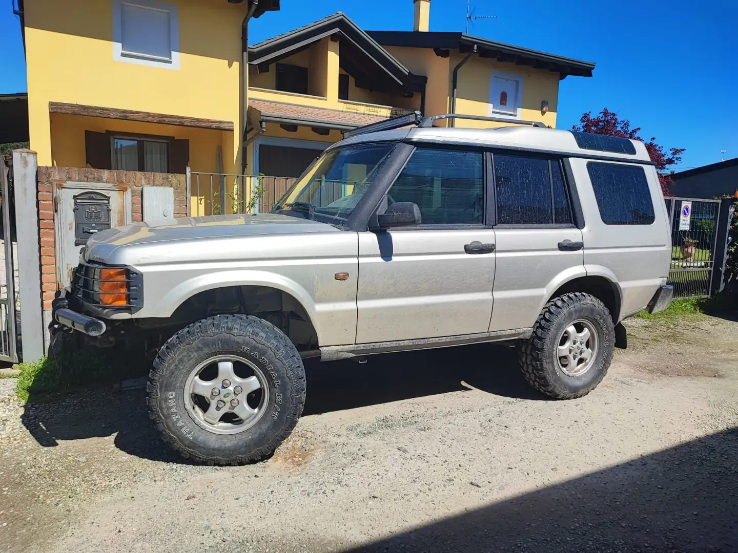 Land Rover Discovery Discovery 5p 2.5 td5 Luxury Head Szary - 1