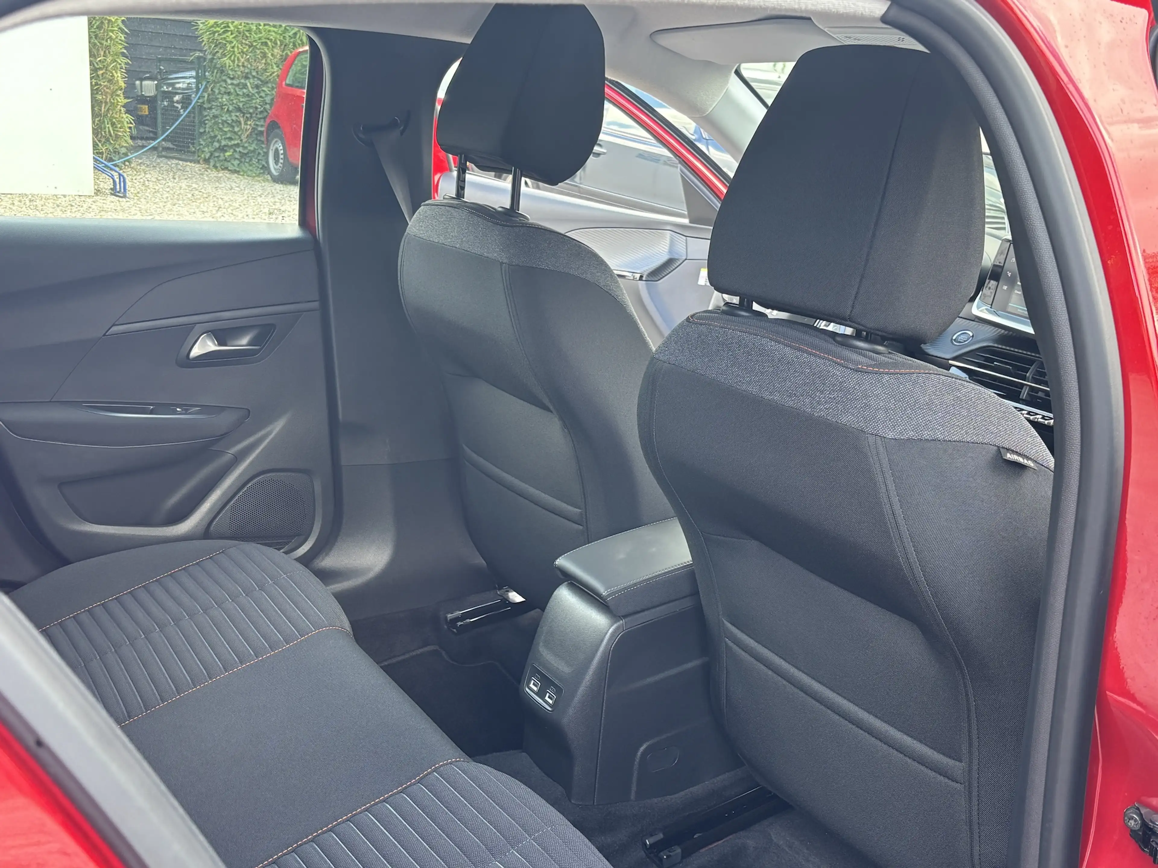 Peugeot e-208 Elektrisch EV 50kWh 136pk Active Pack — photo 11