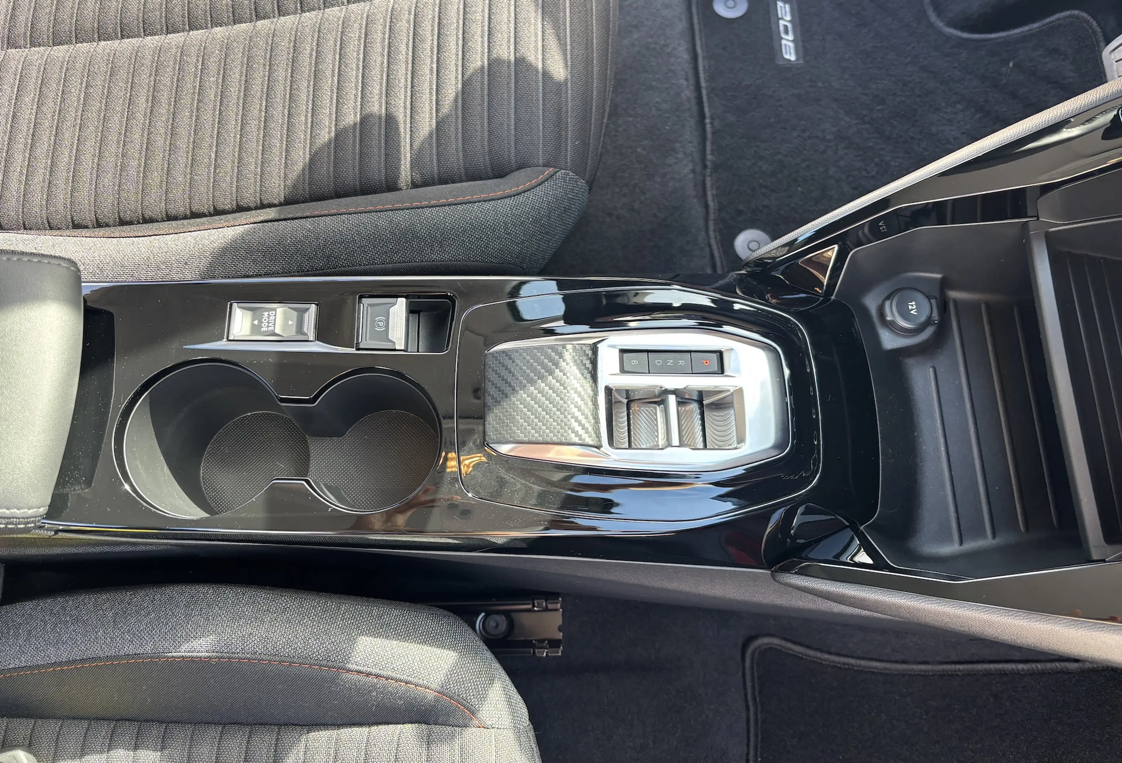 Peugeot e-208 Elektrisch EV 50kWh 136pk Active Pack — photo 12