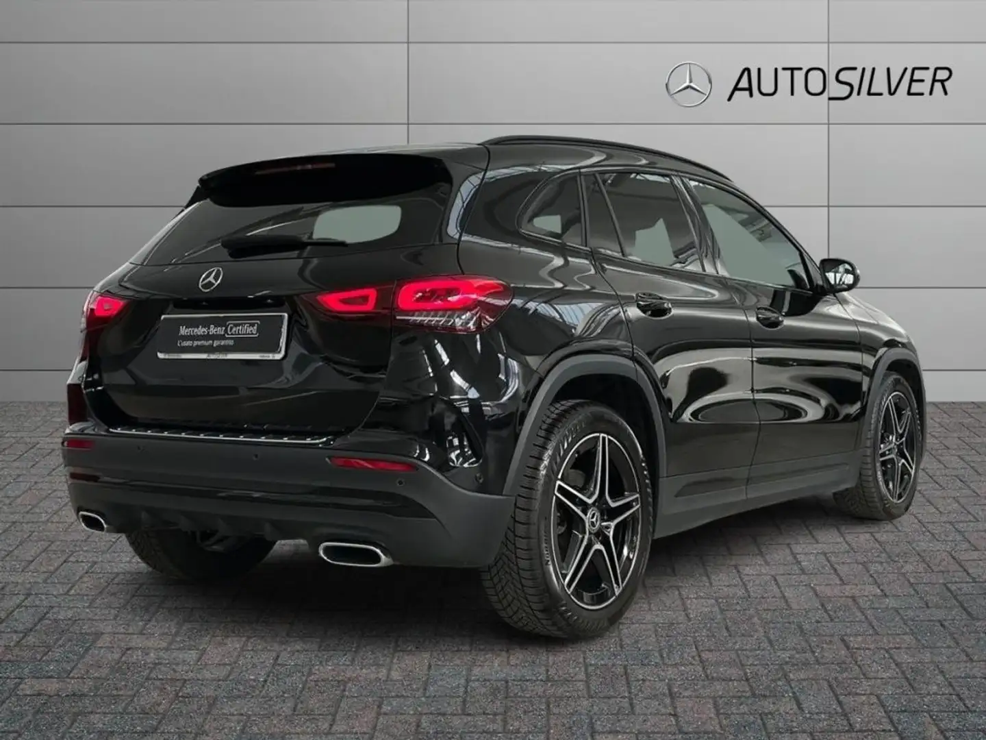 Mercedes-Benz GLA 200 d Automatic Premium Noir - 2