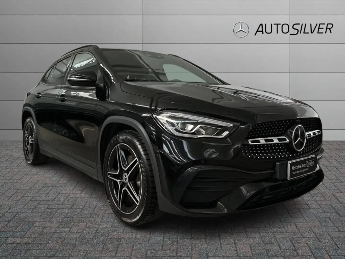 Mercedes-Benz GLA 200 d Automatic Premium Noir - 1