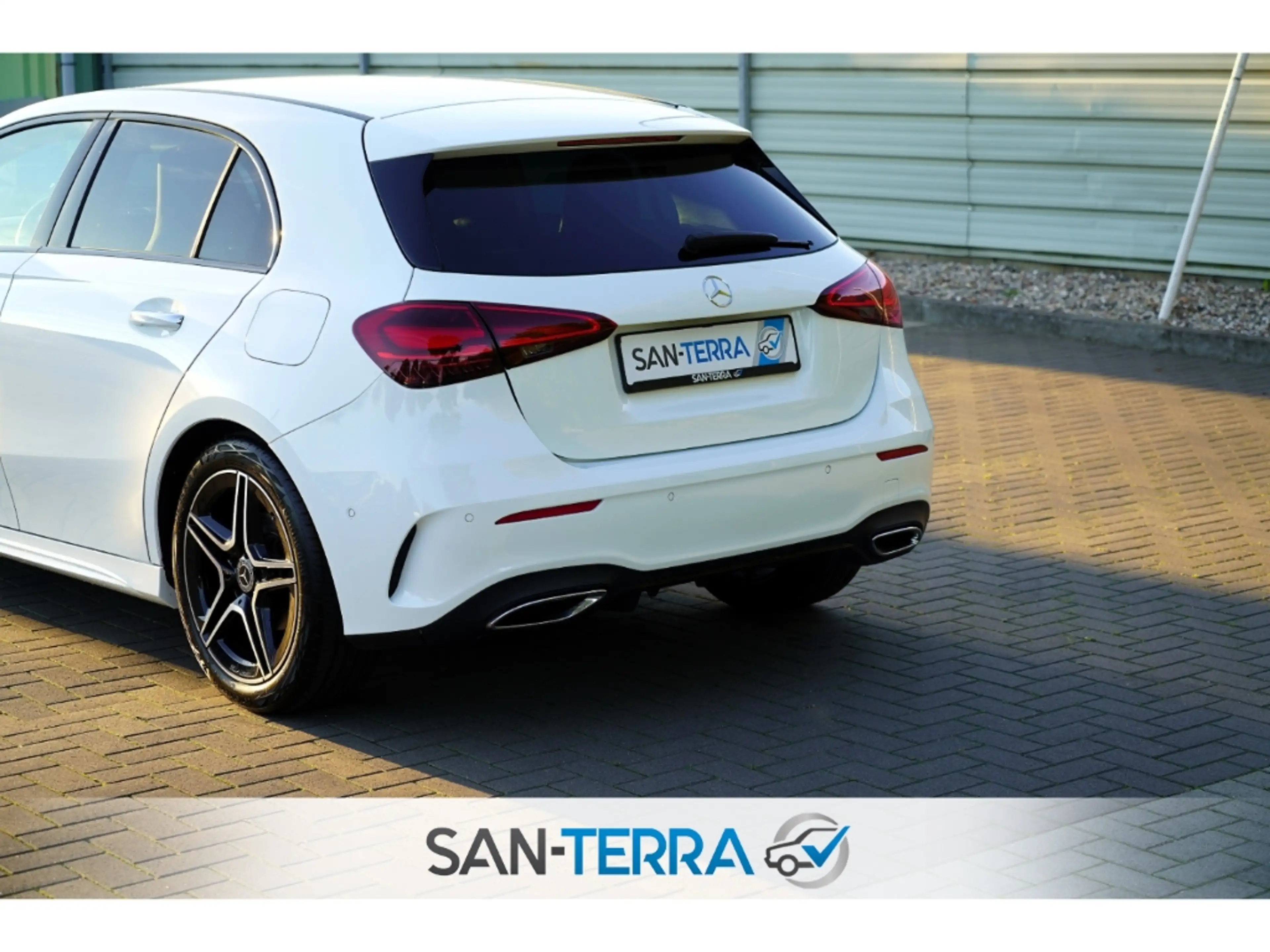 Mercedes-Benz A 180 AMG NIGHT *KAMERA*LEDER*KLIMAAUT*SHZ*MULTI-LENKRAD — photo 13