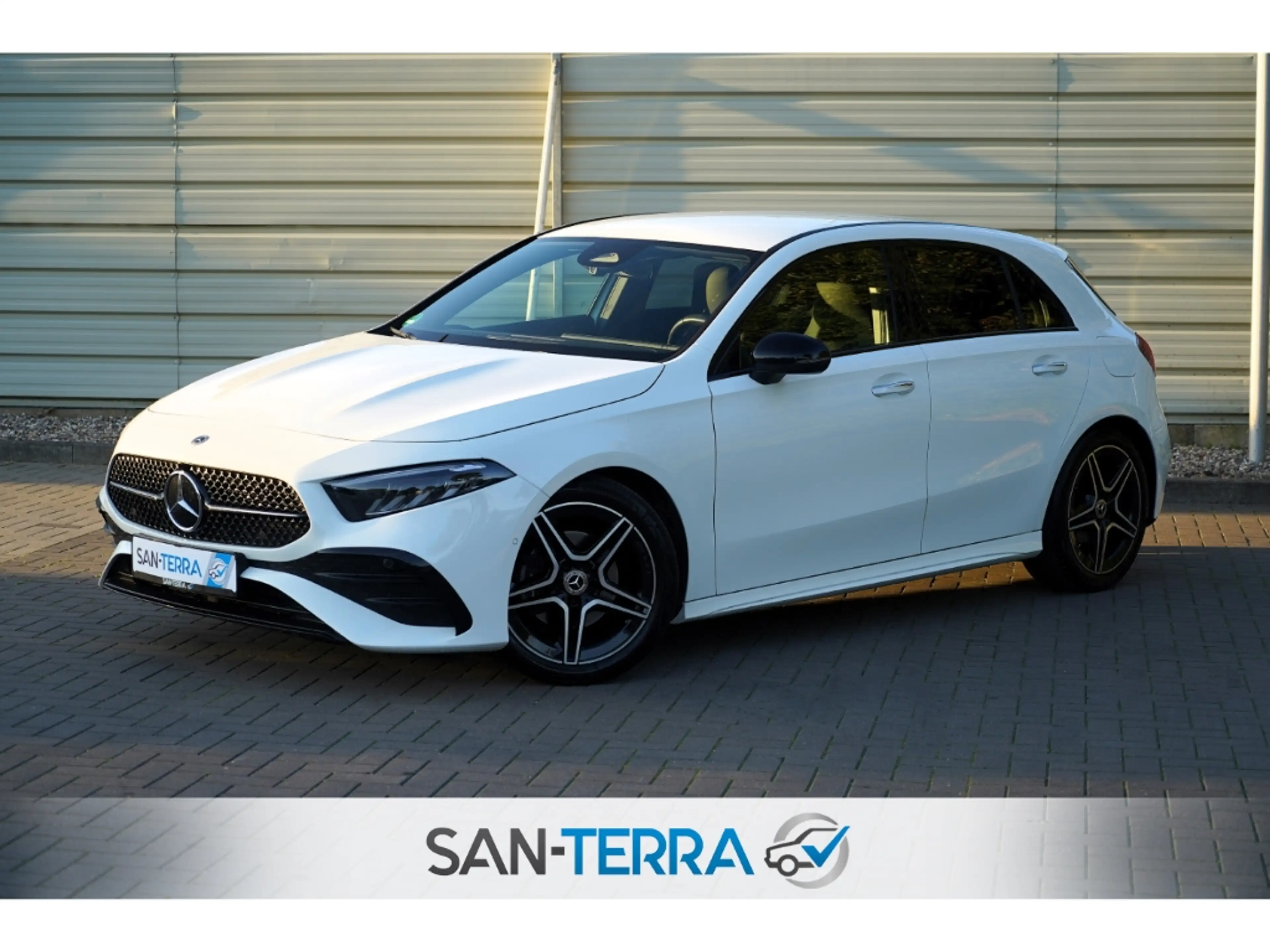 Mercedes-Benz A 180 AMG NIGHT *KAMERA*LEDER*KLIMAAUT*SHZ*MULTI-LENKRAD — photo 5