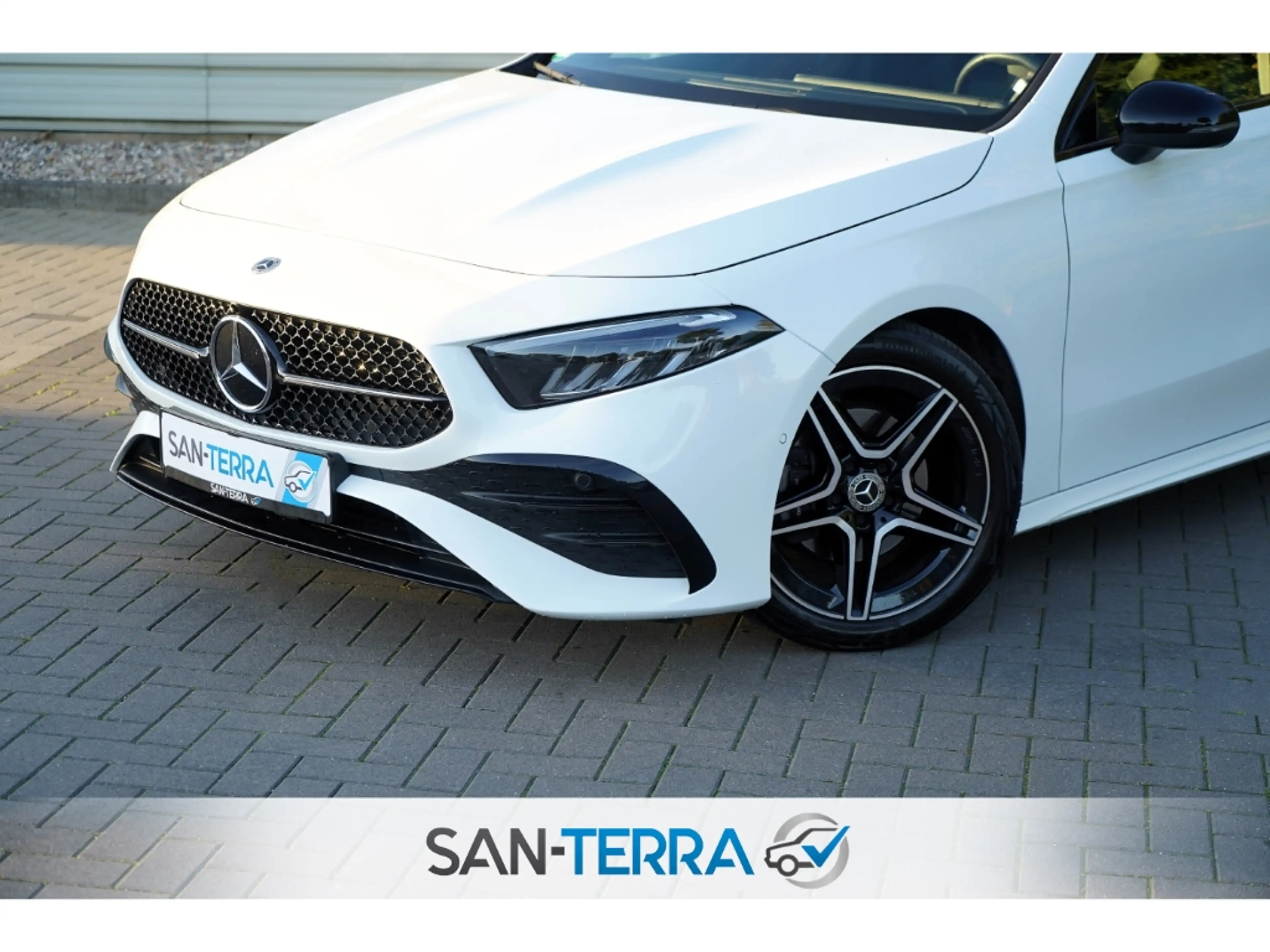 Mercedes-Benz A 180 AMG NIGHT *KAMERA*LEDER*KLIMAAUT*SHZ*MULTI-LENKRAD — photo 7