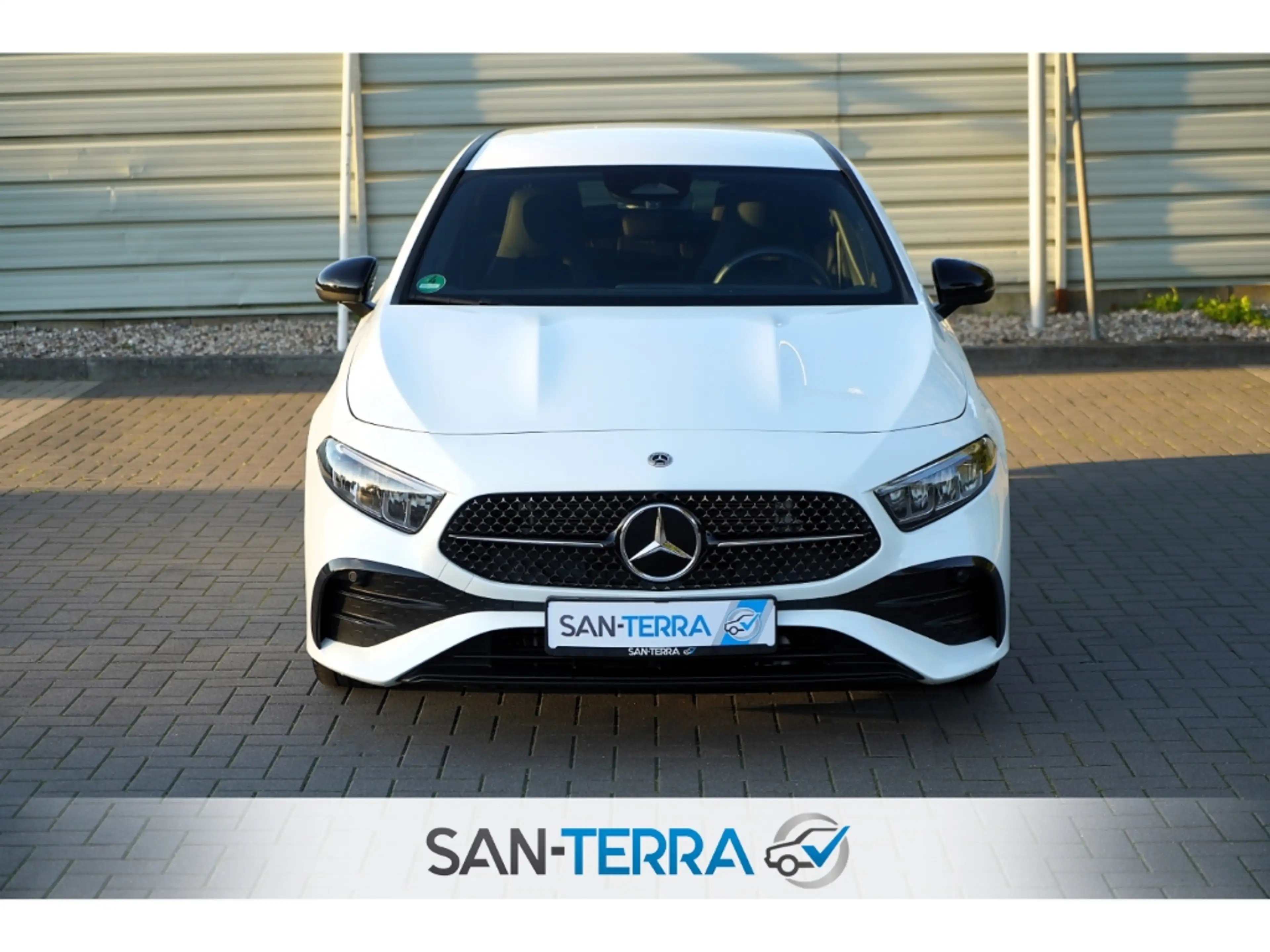 Mercedes-Benz A 180 AMG NIGHT *KAMERA*LEDER*KLIMAAUT*SHZ*MULTI-LENKRAD — photo 4
