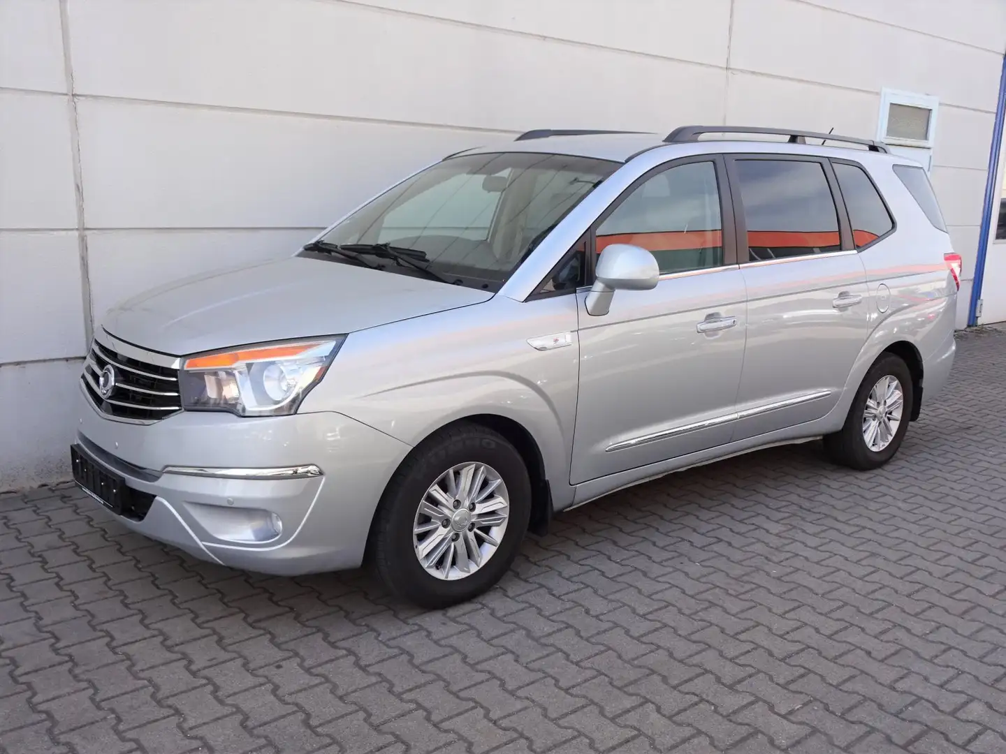 SsangYong Rodius 2,2 E-XDI 2WD Automatik EURO6 7-Sitzer Argent - 2