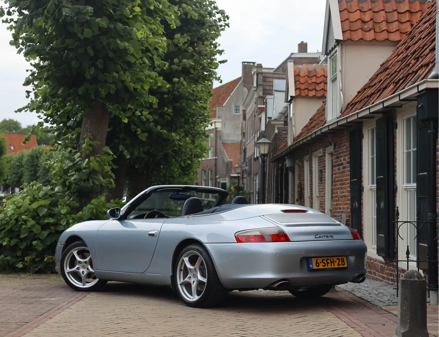 Porsche 996 Cabrio 3.6 Carrera | Hardtop - Manual - BOSE Zilver - 2