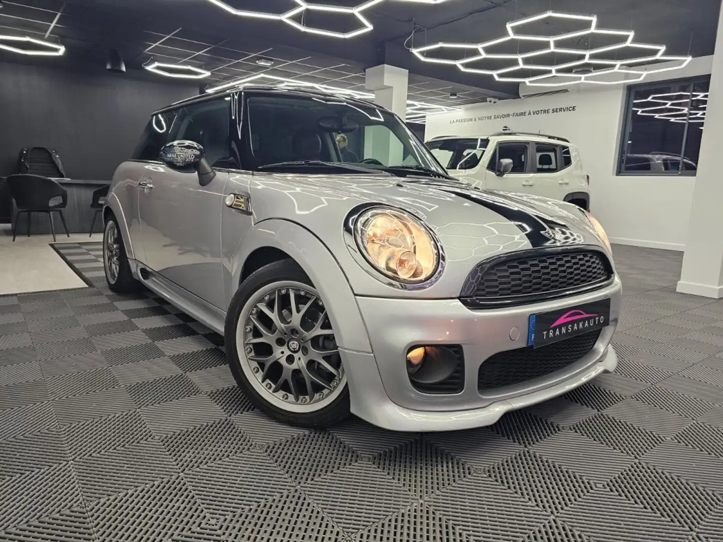MINI One COOPER 1.6 16V 120 cv Pack complet John Cooper Works Grau - 1