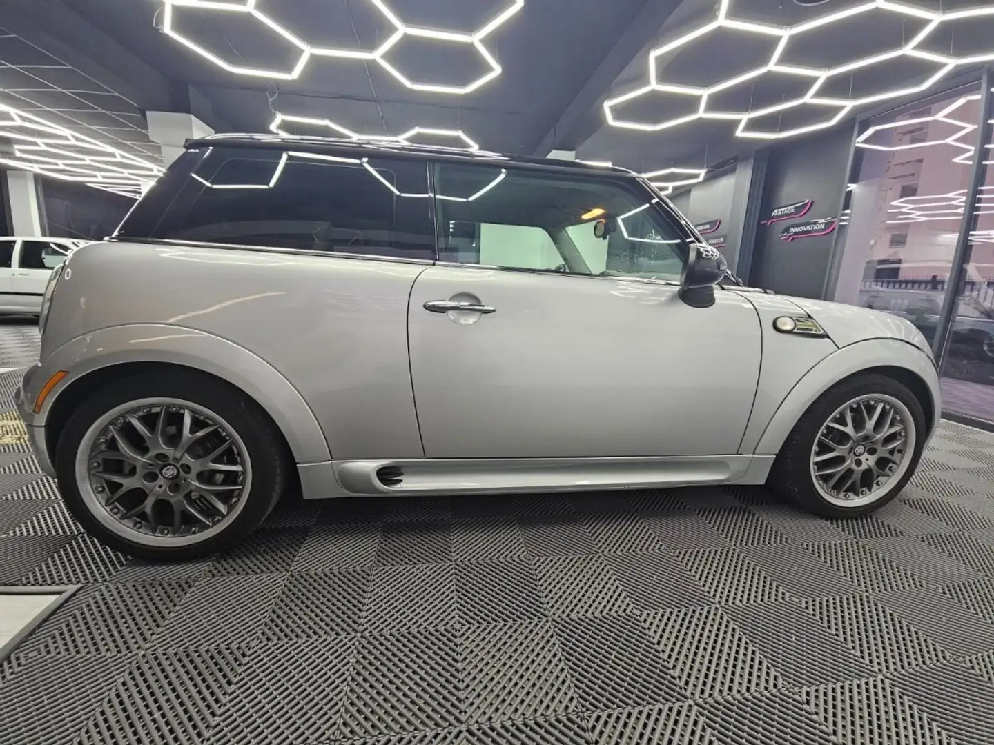 MINI One COOPER 1.6 16V 120 cv Pack complet John Cooper Works Grau - 2