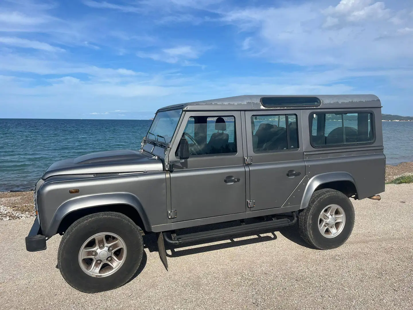 Land Rover Defender Defender 110 SW E E Gris - 1
