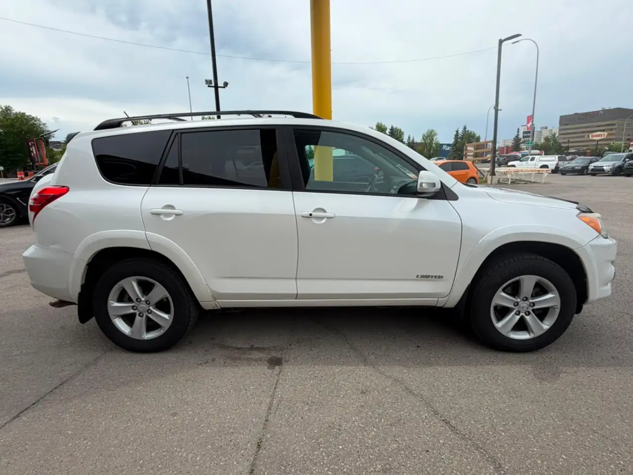 Toyota RAV 4 photo Toyota RAV 4