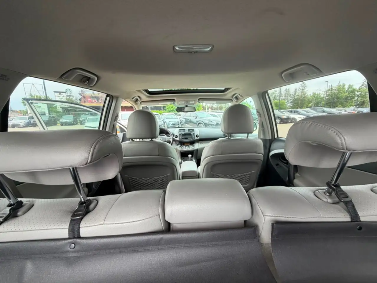 Toyota RAV 4 photo Toyota RAV 4