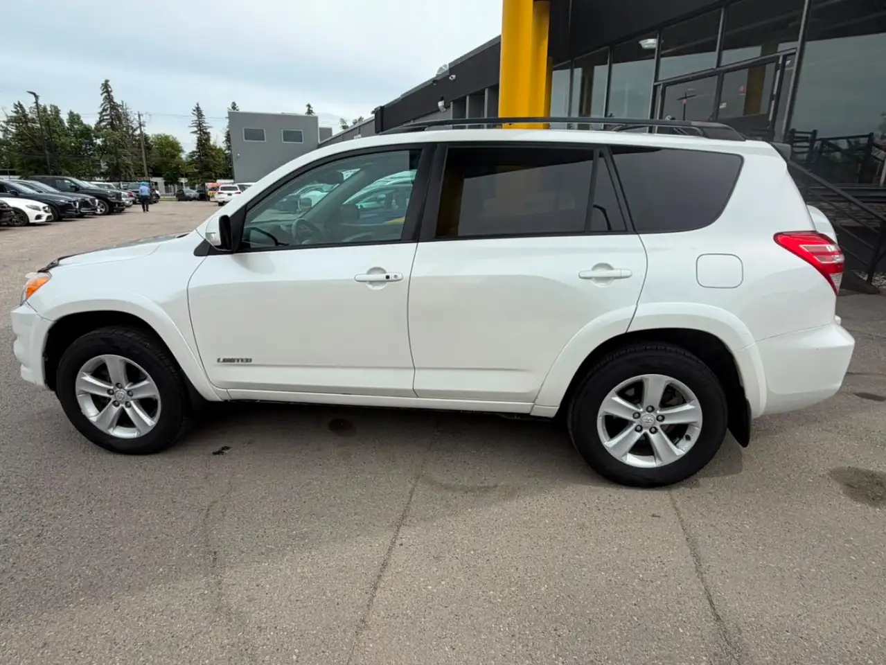 Toyota RAV 4 photo Toyota RAV 4